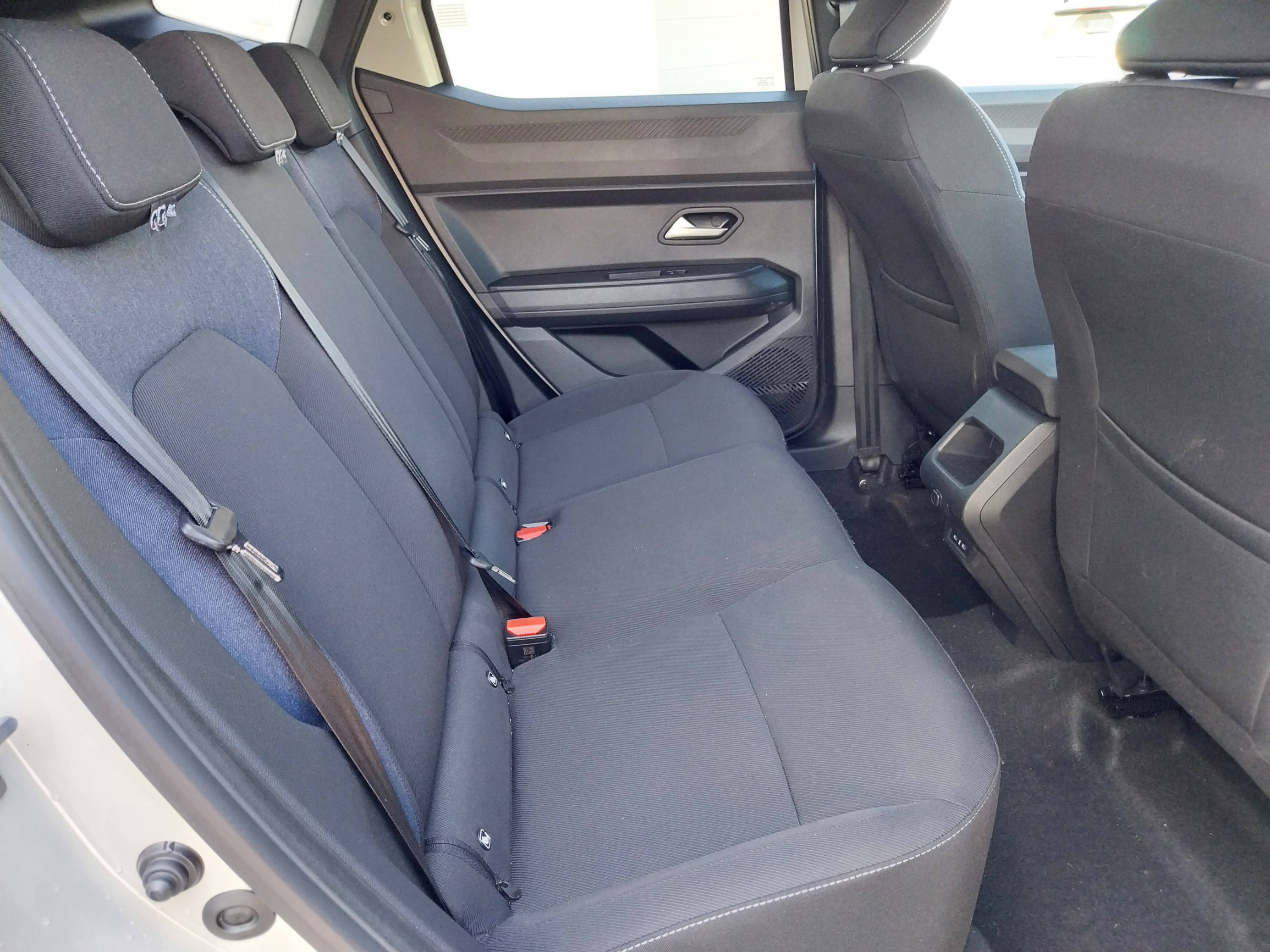 Vente en ligne Dacia Duster  Hybrid 140 au prix de 26 800 €