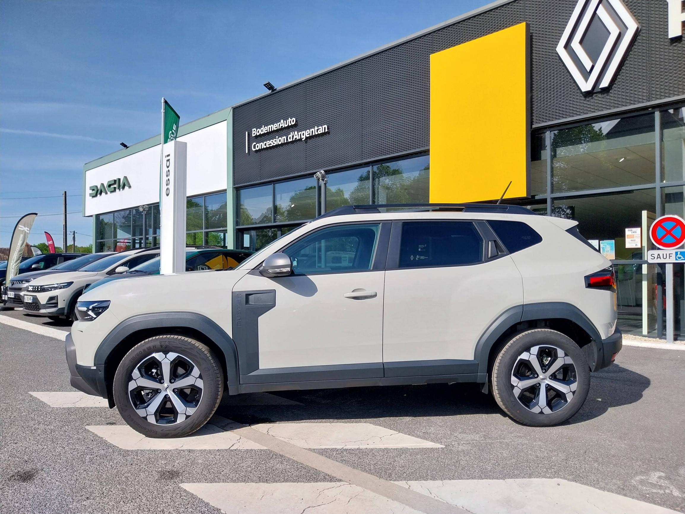 Vente en ligne Dacia Duster  Hybrid 140 au prix de 26 800 €