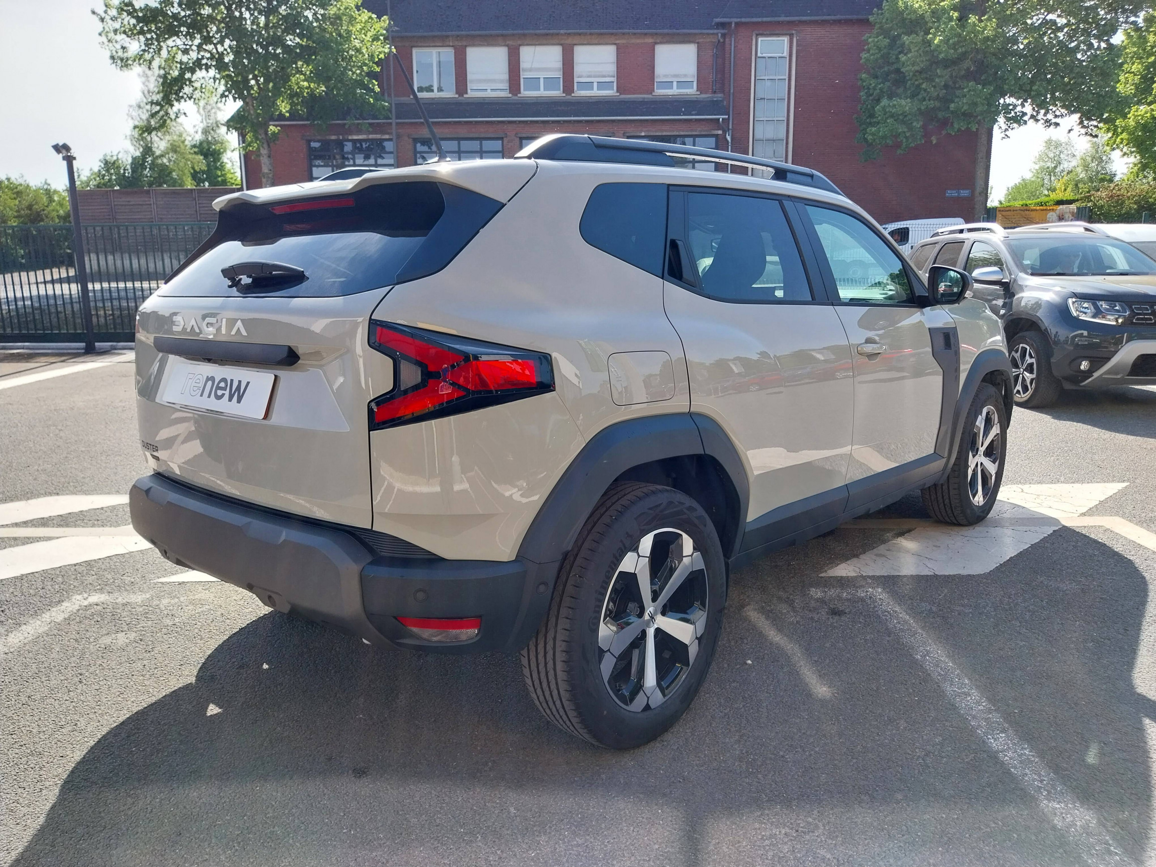 Vente en ligne Dacia Duster  Hybrid 140 au prix de 26 800 €