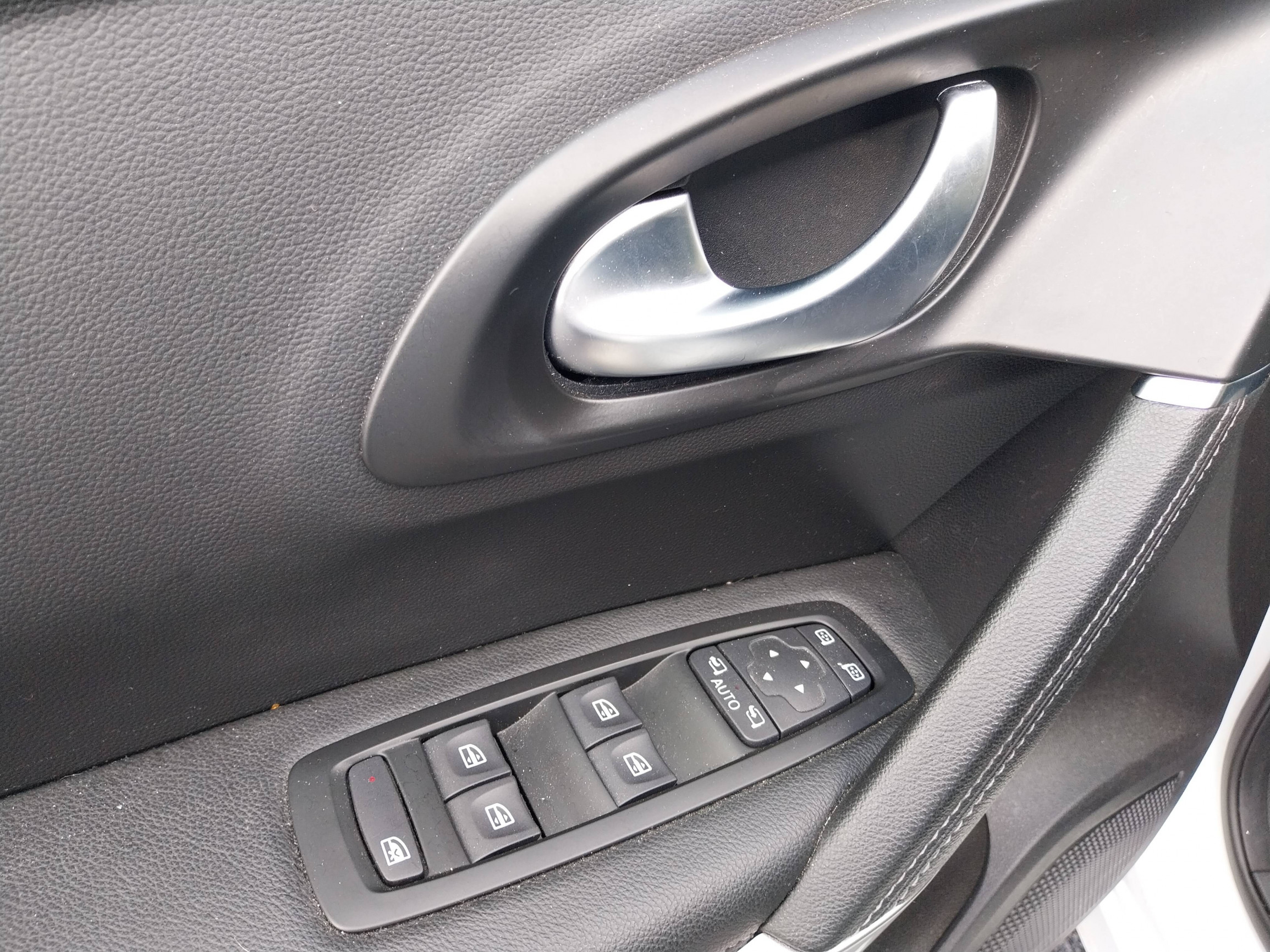 Vente en ligne Renault Kadjar  Blue dCi 115 au prix de 16 800 €
