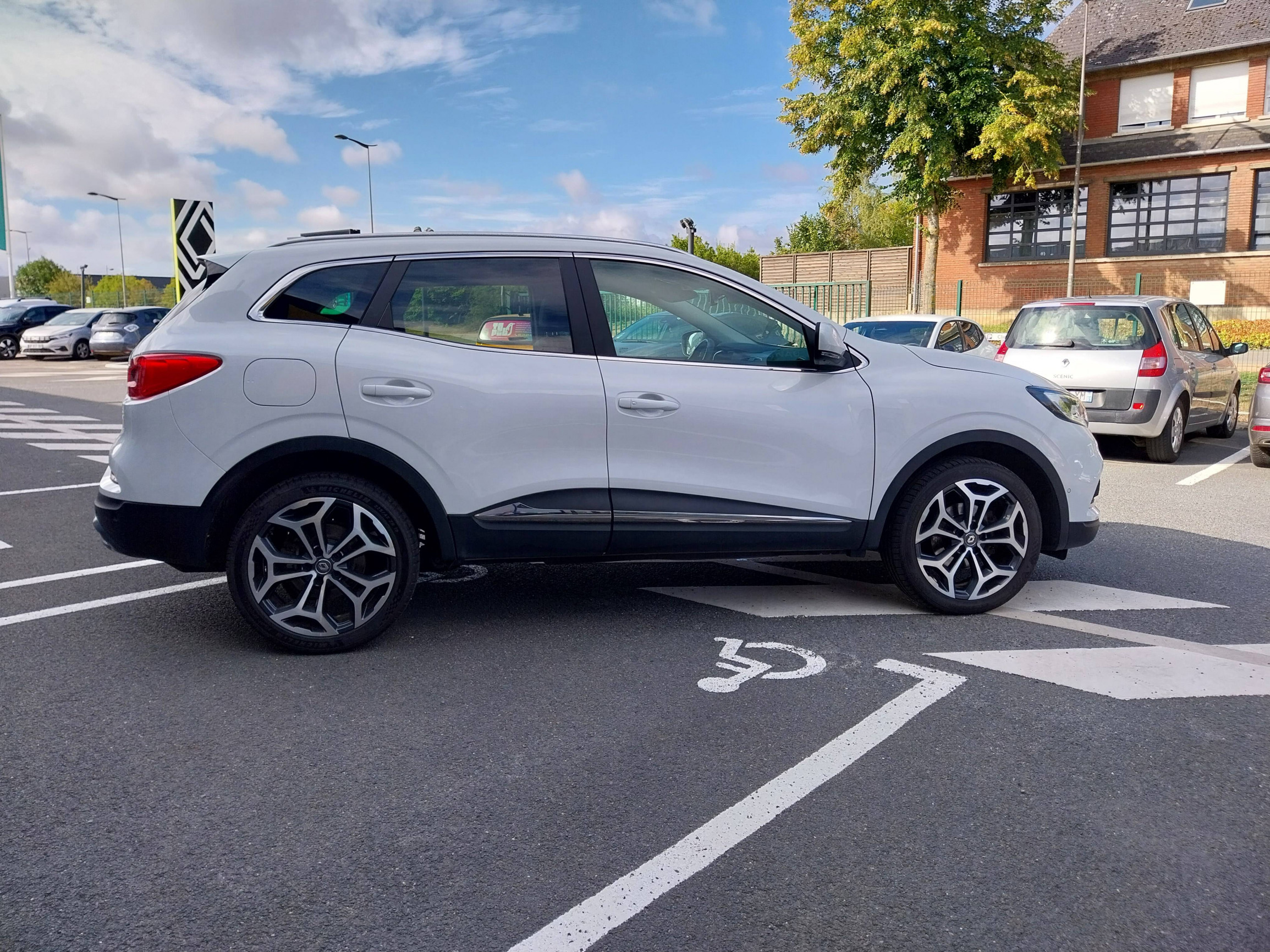 Vente en ligne Renault Kadjar  Blue dCi 115 au prix de 16 800 €