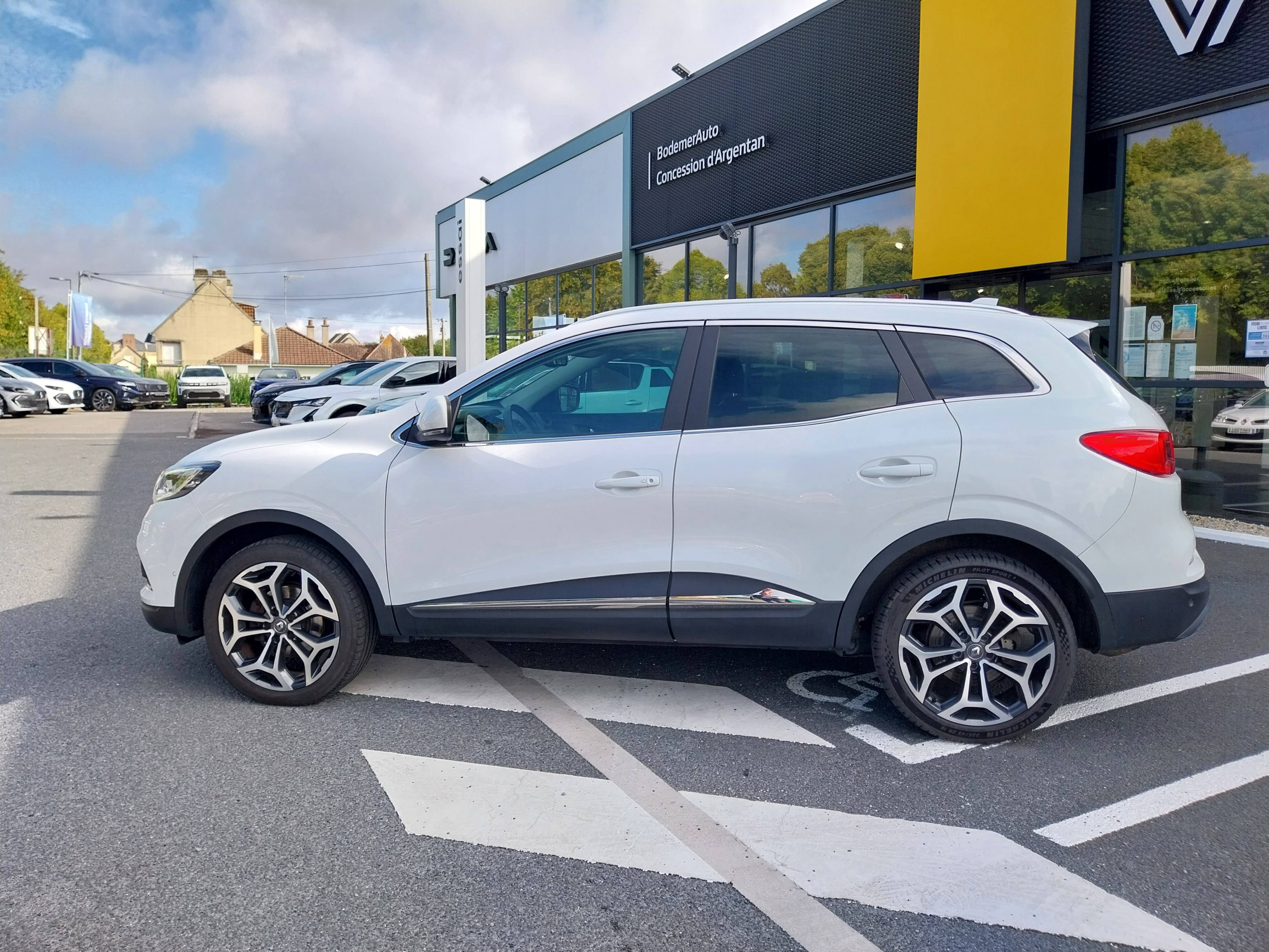Vente en ligne Renault Kadjar  Blue dCi 115 au prix de 16 800 €
