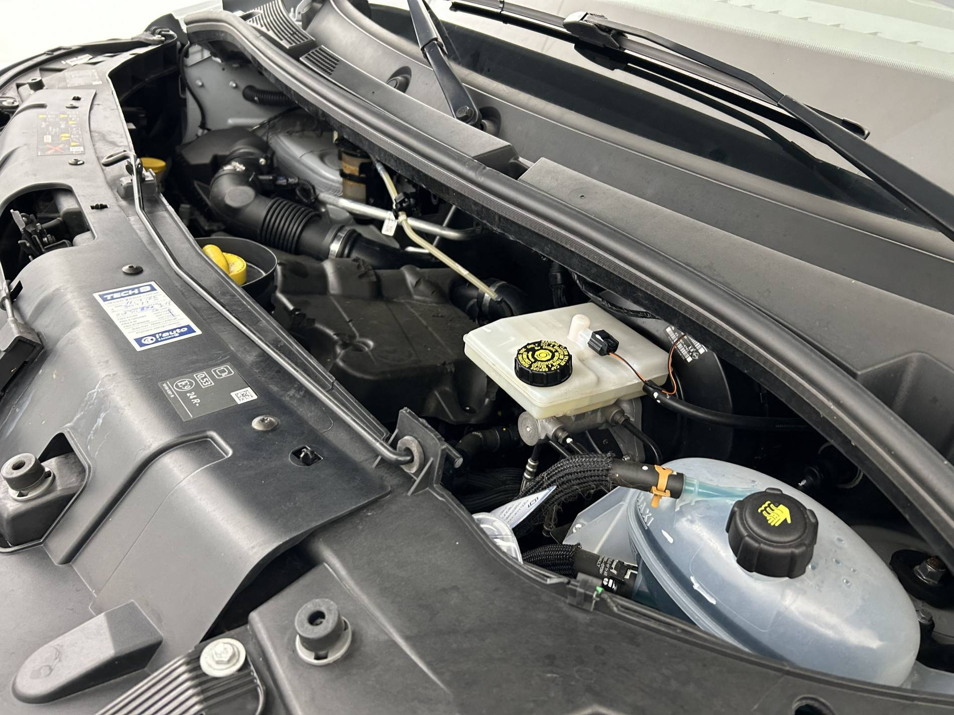 Vente en ligne Renault Master Fourgon MASTER FGN TRAC F3500 L3H3 BLUE DCI 135 au prix de 25 100 €