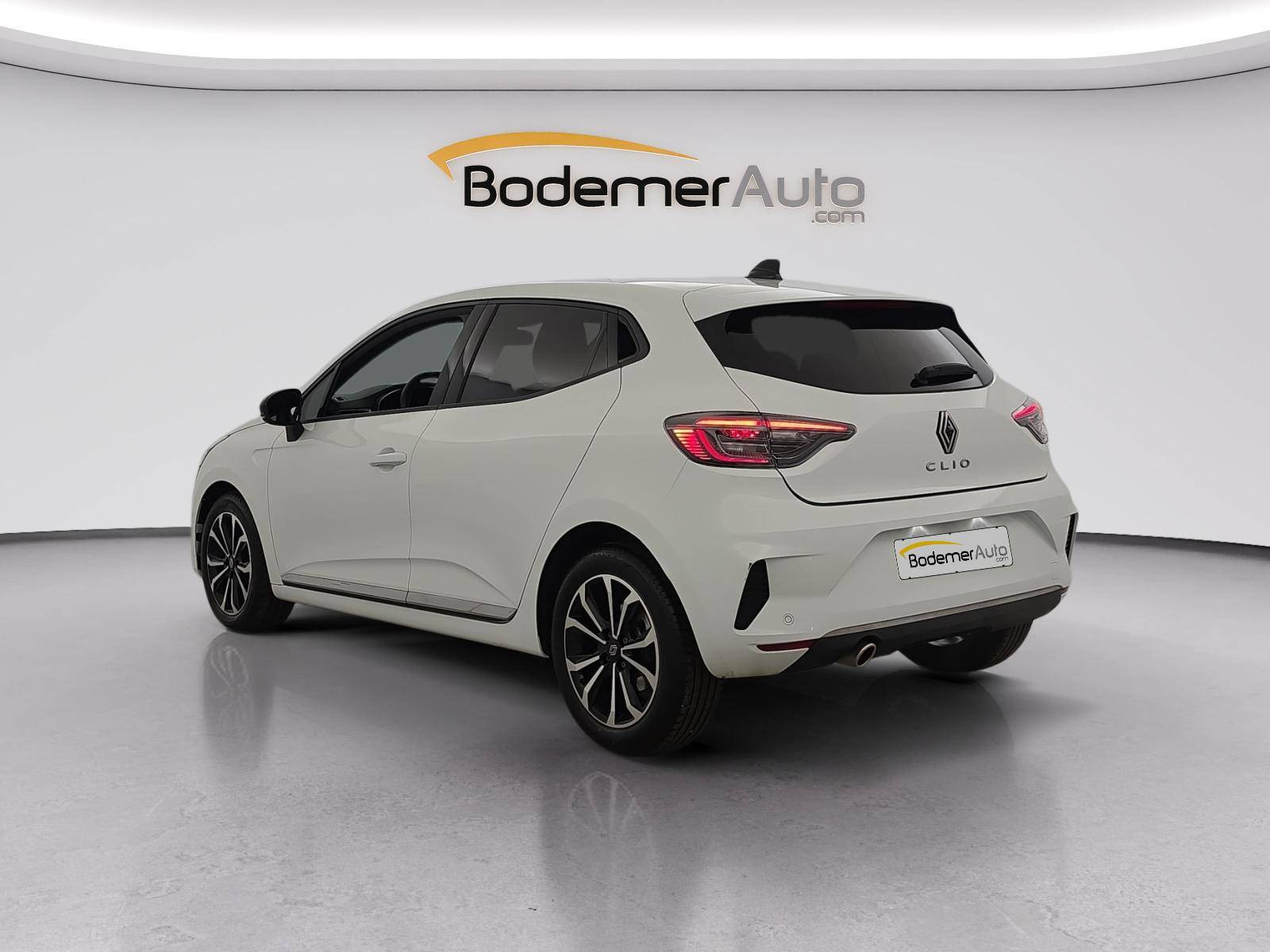 Vente en ligne Renault Clio 5 Clio TCe 90 au prix de 17 000 €