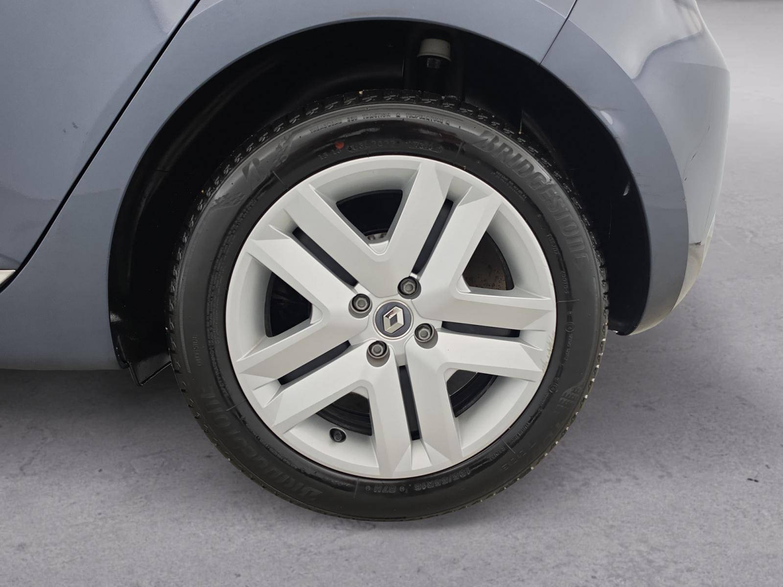Vente en ligne Renault Clio 5 Clio TCe 90 - 21N au prix de 13 000 €