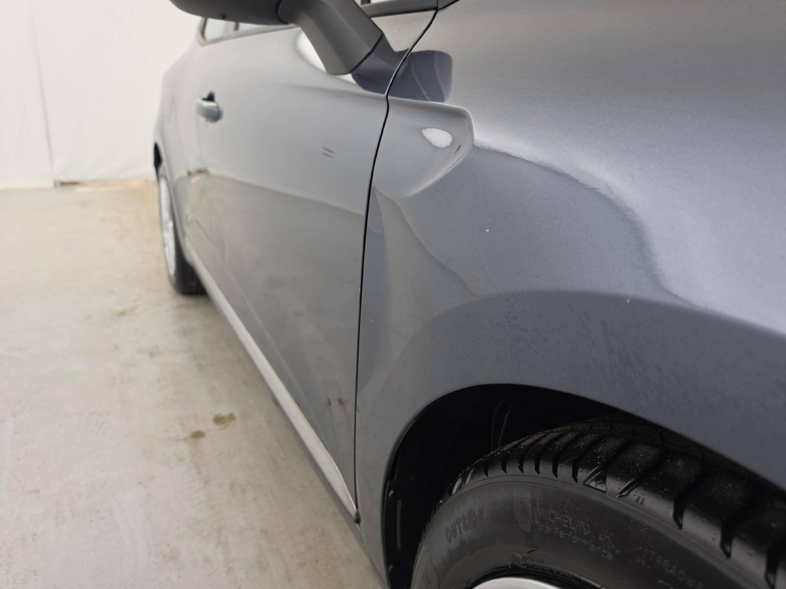 Vente en ligne Renault Clio 5 Clio TCe 90 - 21N au prix de 13 000 €