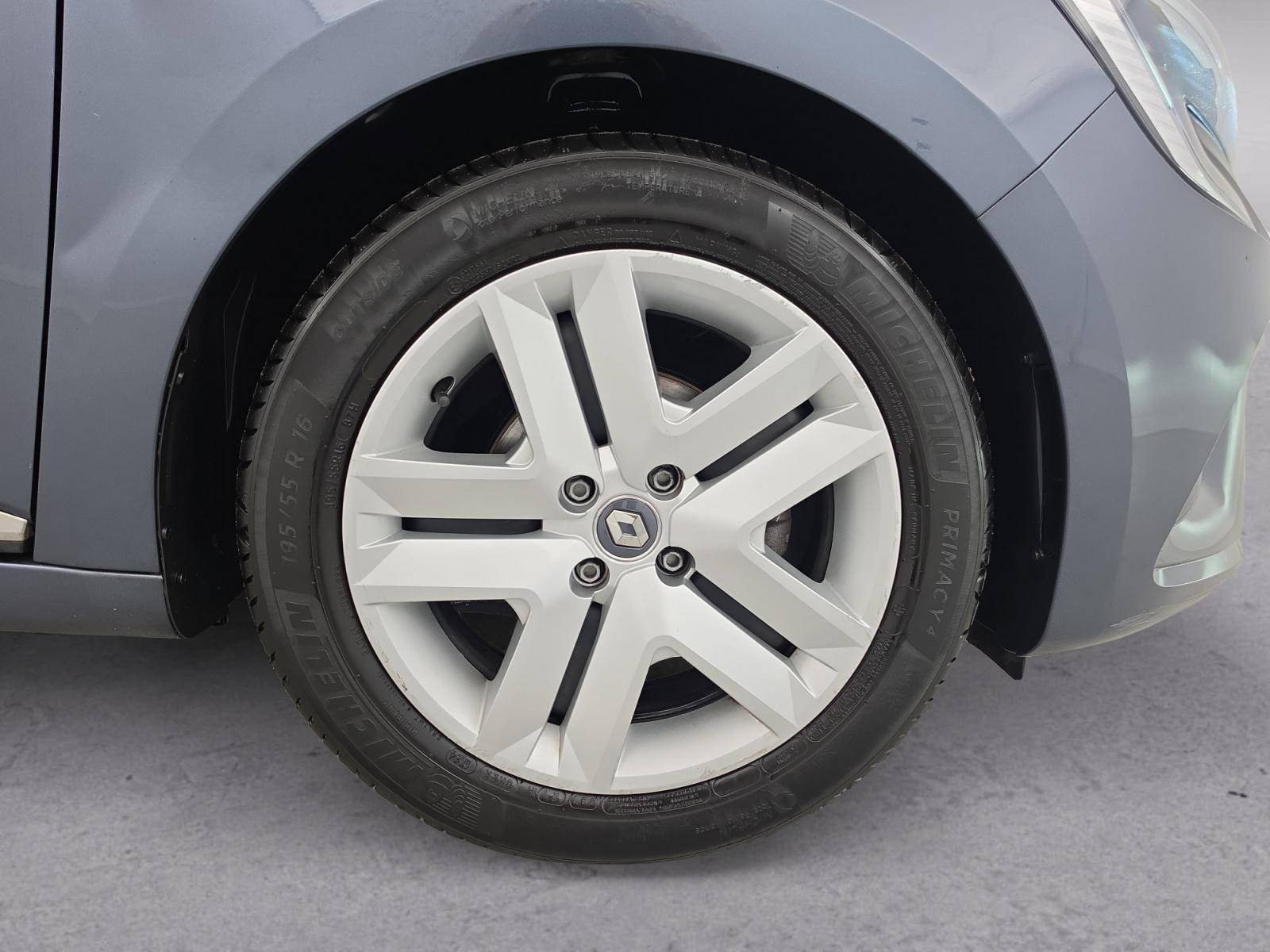 Vente en ligne Renault Clio 5 Clio TCe 90 - 21N au prix de 13 000 €
