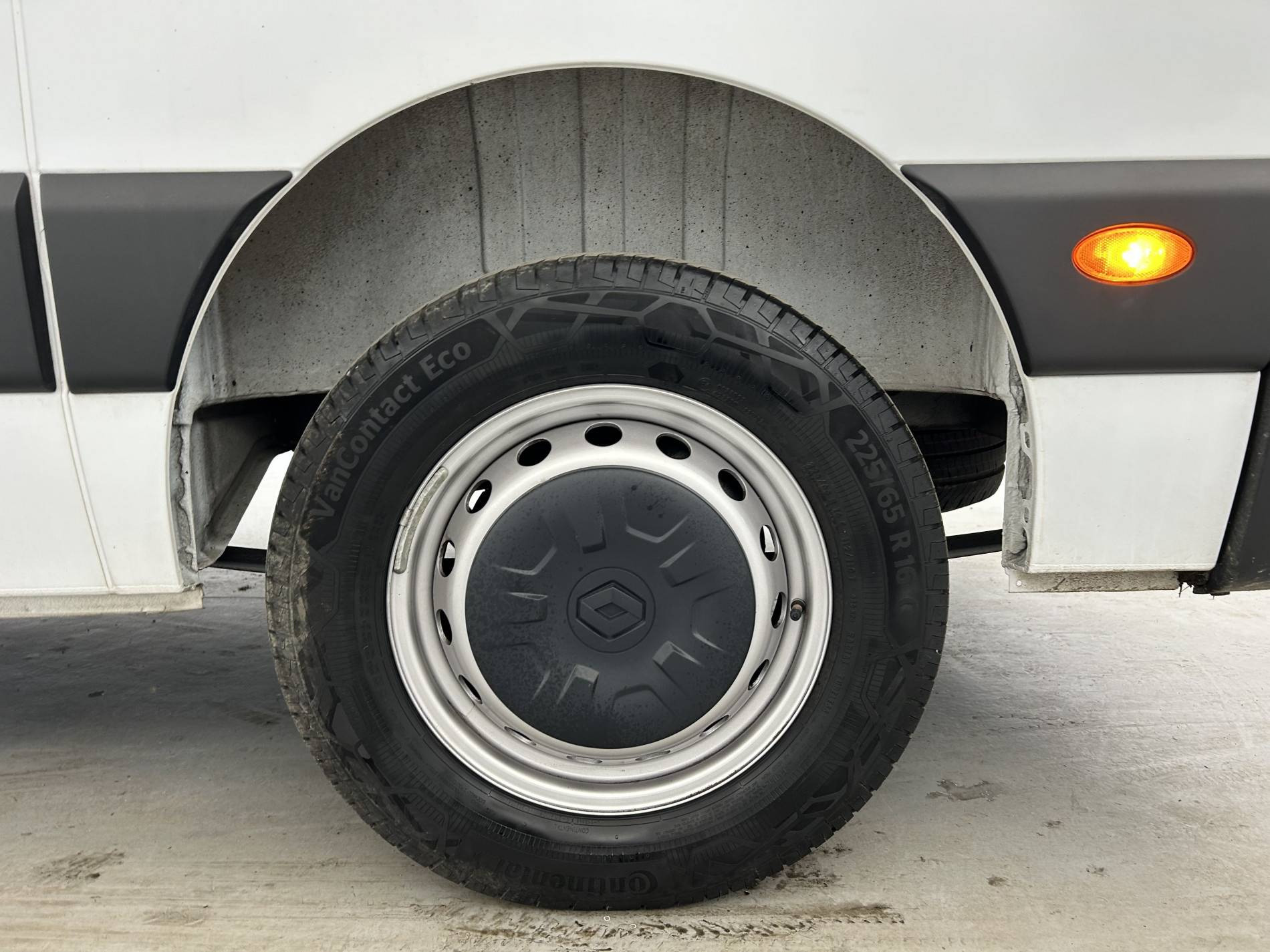 Vente en ligne Renault Master Fourgon MASTER FGN TRAC F3500 L3H3 BLUE DCI 135 au prix de 25 100 €