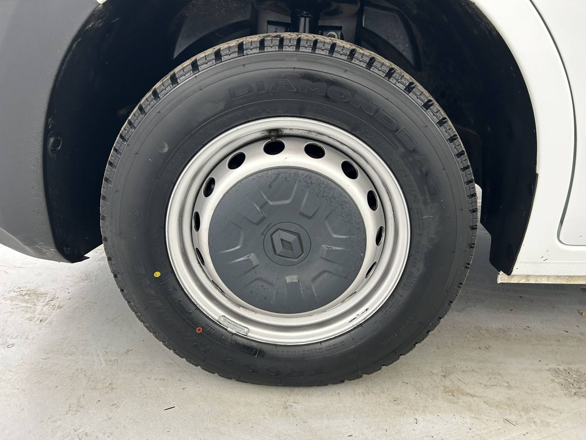 Vente en ligne Renault Master Fourgon MASTER FGN TRAC F3500 L2H2 BLUE DCI 135 au prix de 21 990 €