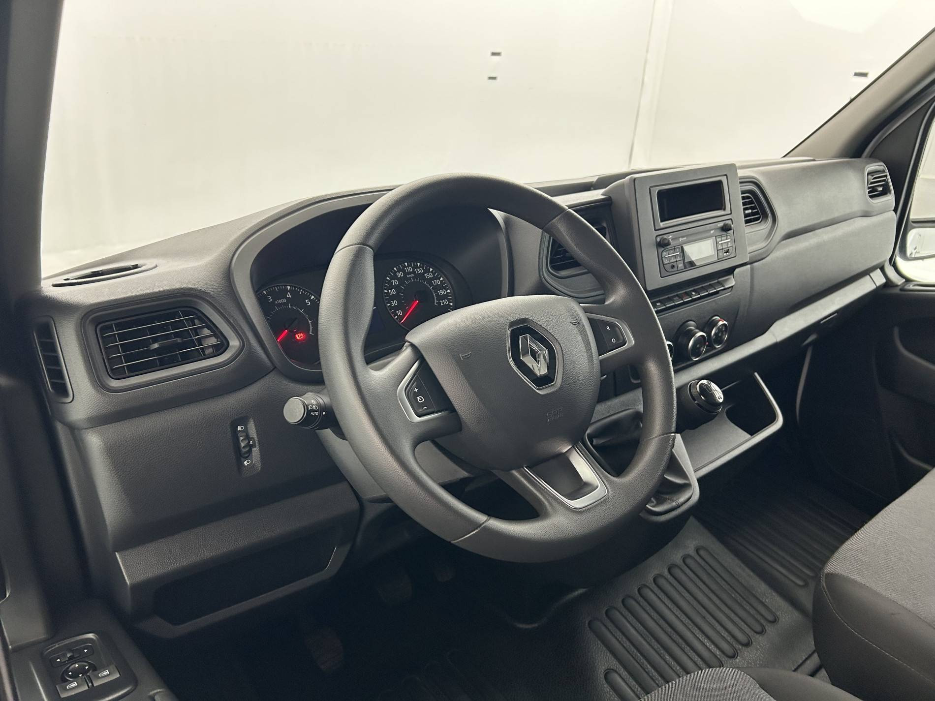 Vente en ligne Renault Master Fourgon MASTER FGN TRAC F3500 L2H2 BLUE DCI 135 au prix de 21 990 €