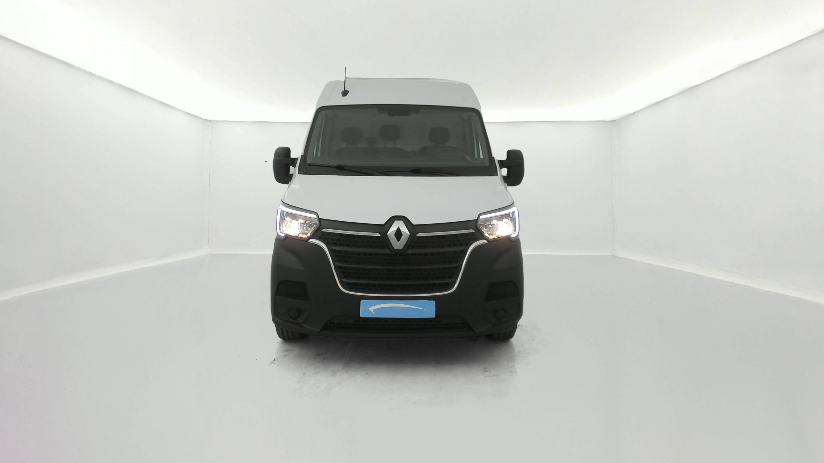Vente en ligne Renault Master Fourgon MASTER FGN TRAC F3500 L2H2 BLUE DCI 135 au prix de 21 990 €