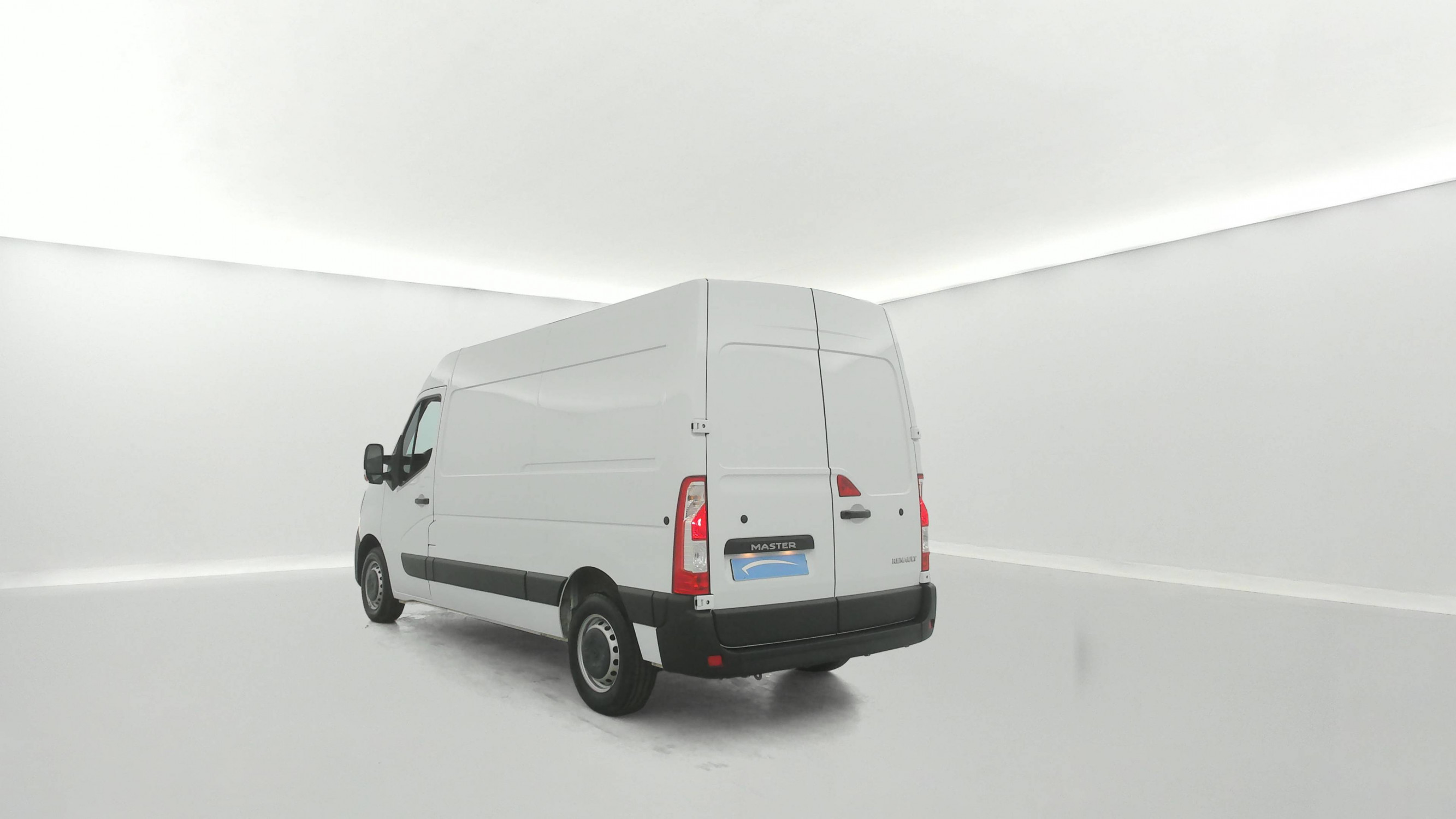 Vente en ligne Renault Master Fourgon MASTER FGN TRAC F3500 L2H2 BLUE DCI 135 au prix de 21 990 €