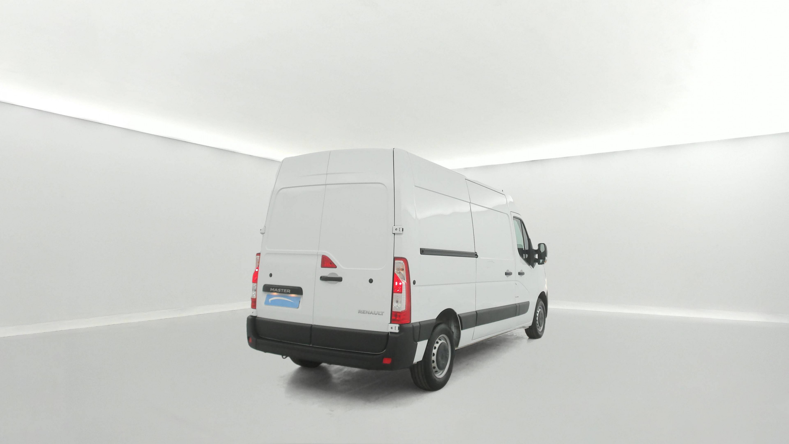 Vente en ligne Renault Master Fourgon MASTER FGN TRAC F3500 L2H2 BLUE DCI 135 au prix de 21 990 €