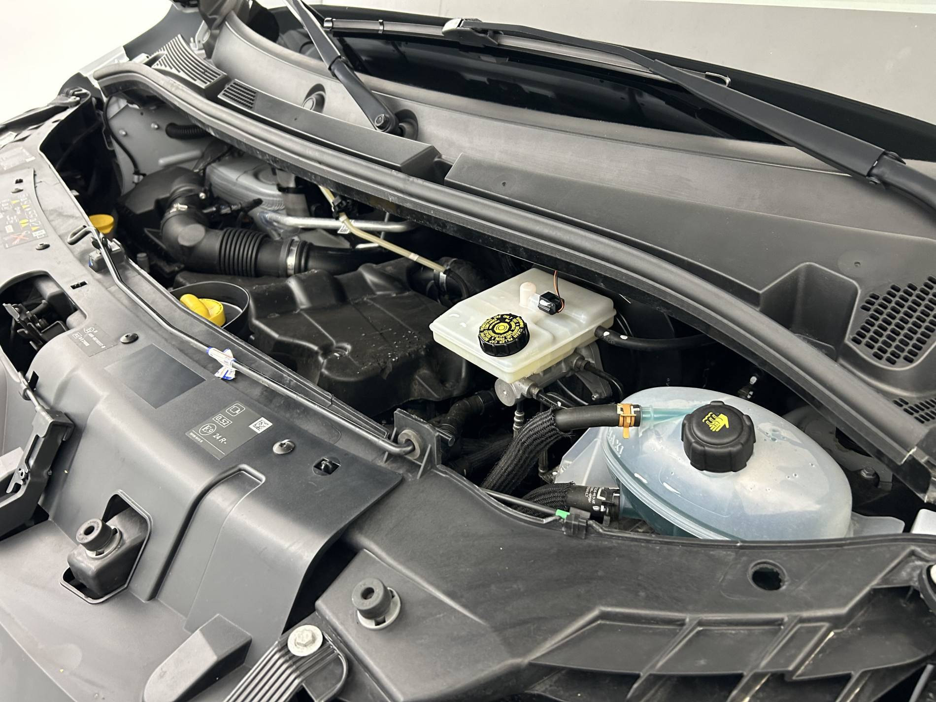 Vente en ligne Renault Master Fourgon MASTER FGN TRAC F3500 L3H3 BLUE DCI 135 au prix de 23 500 €