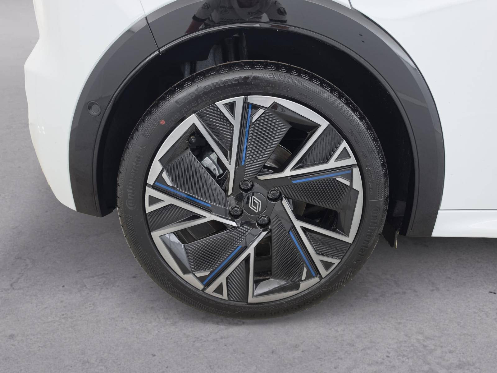 Vente en ligne Renault Clio 6 Clio E-Tech full hybrid 160 ch au prix de 28 300 €