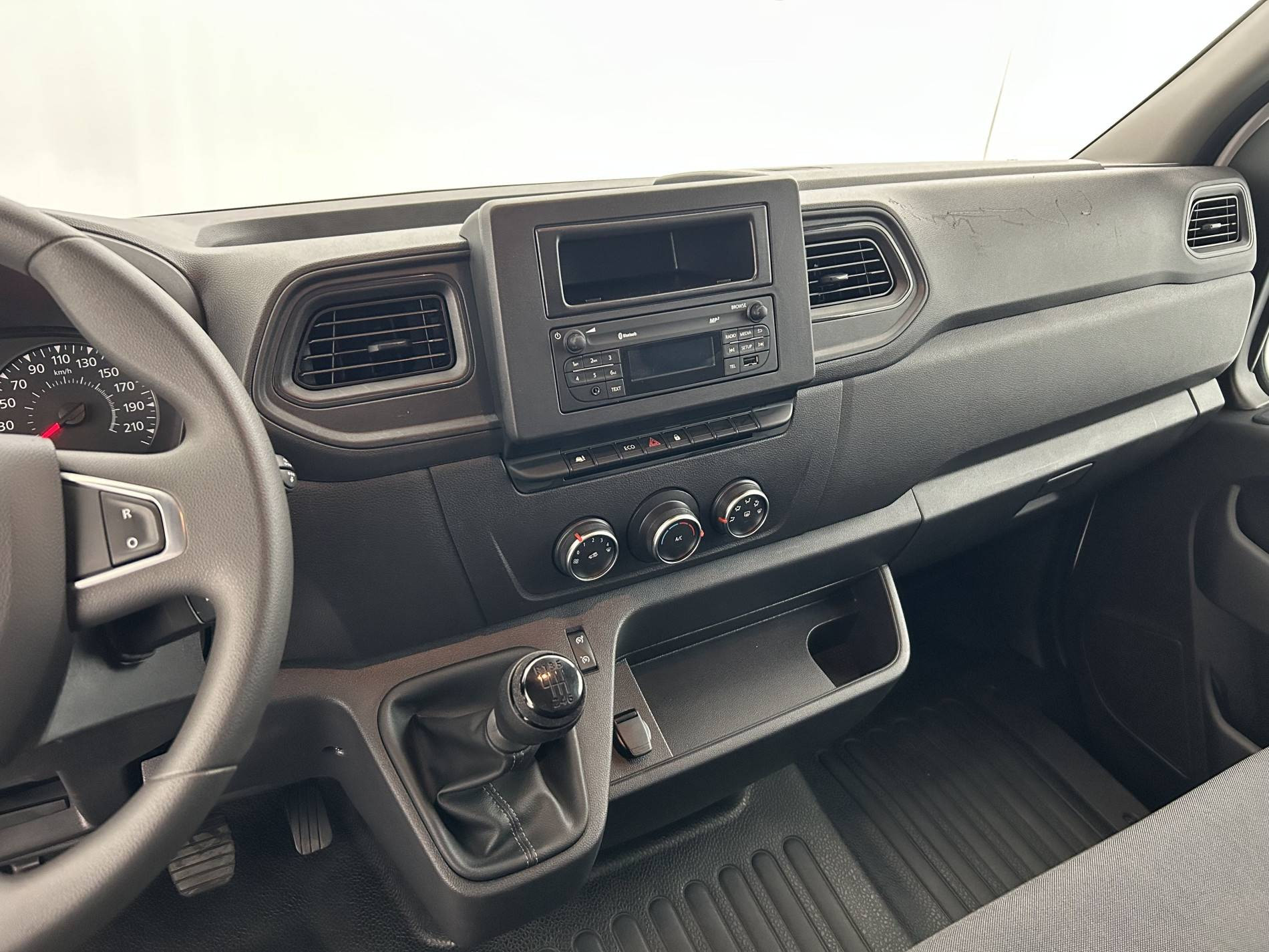 Vente en ligne Renault Master Fourgon MASTER FGN TRAC F3500 L3H3 BLUE DCI 135 au prix de 23 500 €