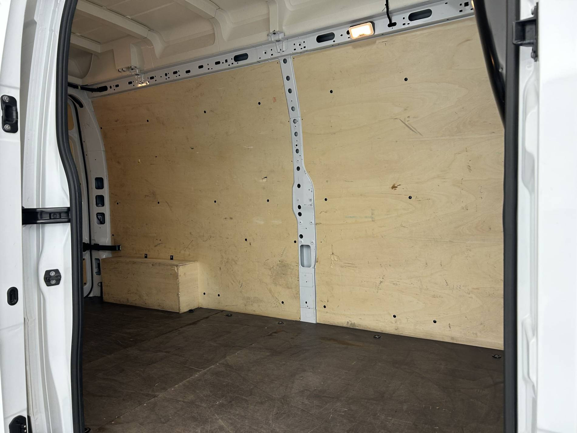 Vente en ligne Renault Master Fourgon MASTER FGN TRAC F3500 L3H3 BLUE DCI 135 au prix de 23 500 €