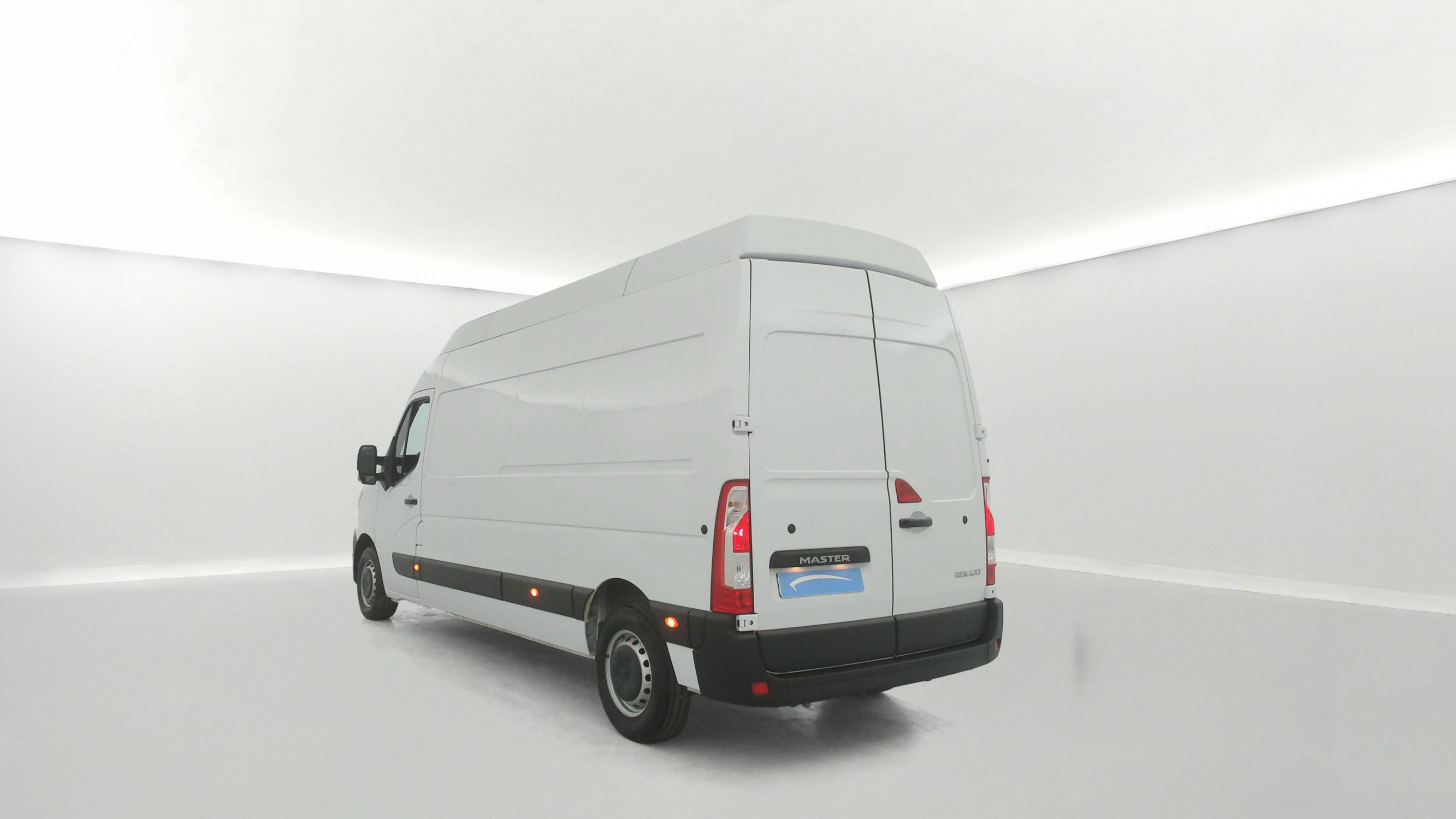 Vente en ligne Renault Master Fourgon MASTER FGN TRAC F3500 L3H3 BLUE DCI 135 au prix de 23 500 €