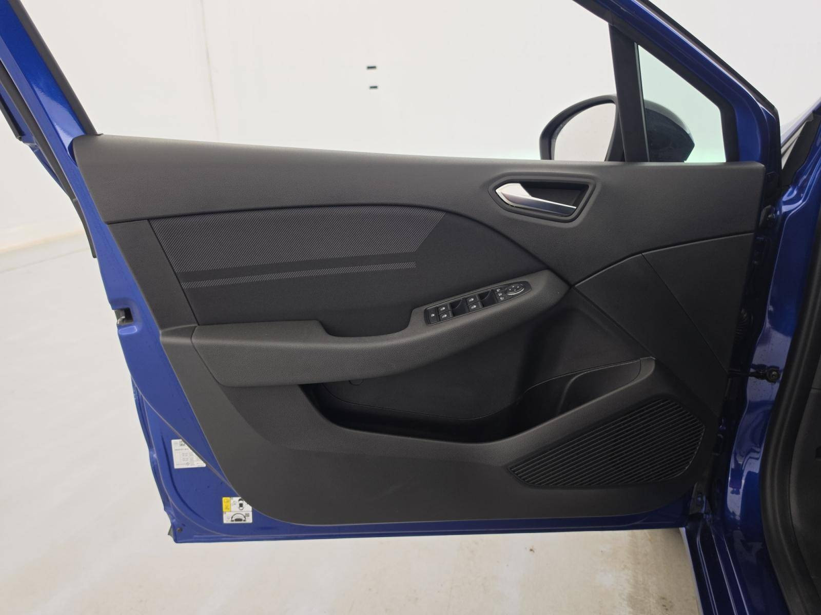 Vente en ligne Renault Clio 5 Clio E-Tech full hybrid 145 au prix de 21 200 €