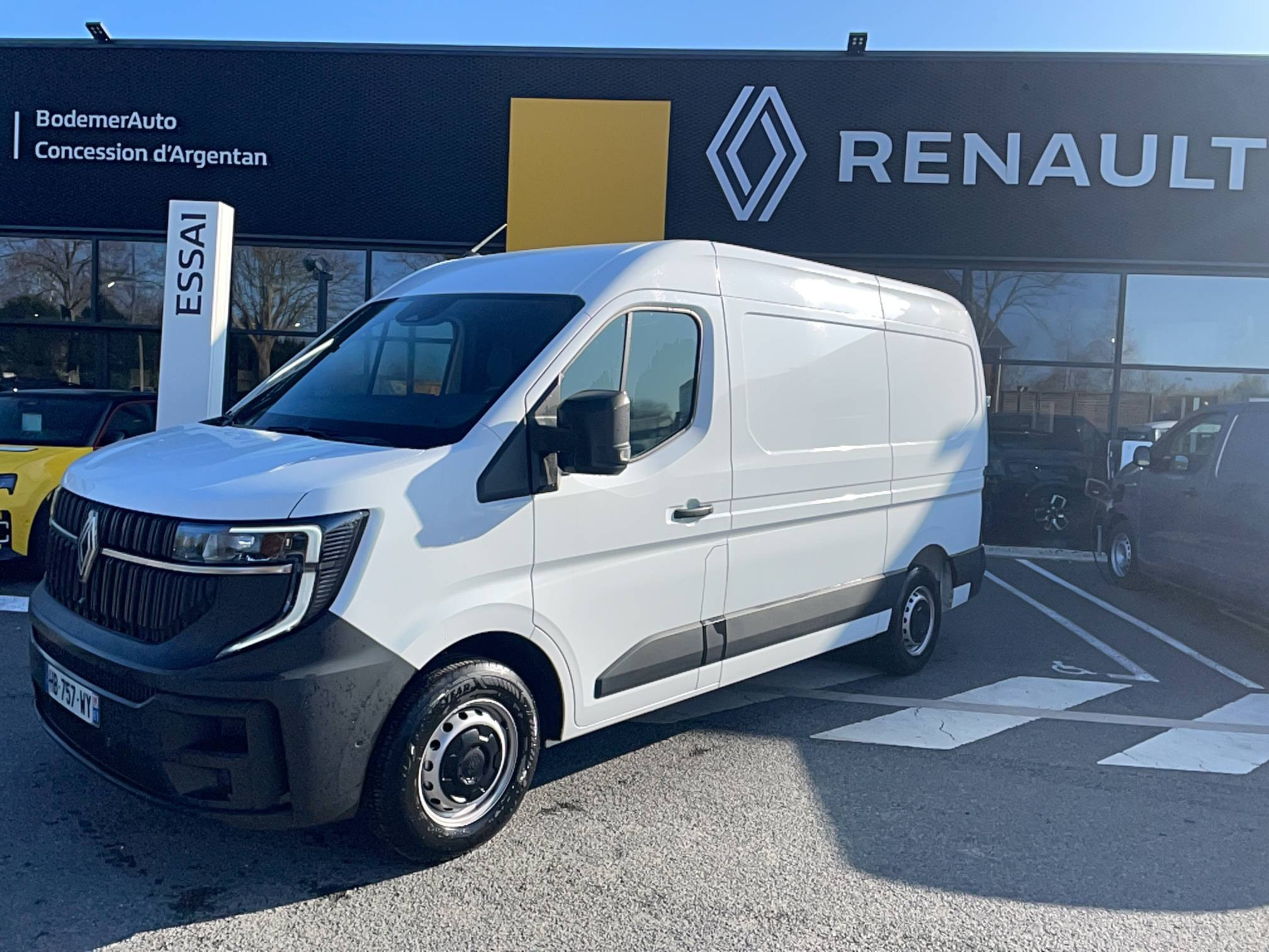 Renault Master E-Tech MASTER ELECTRIQUE FG GRANDE AUTONOMIE L2H2 3T5 occasion de 2025 en vente à Argentan