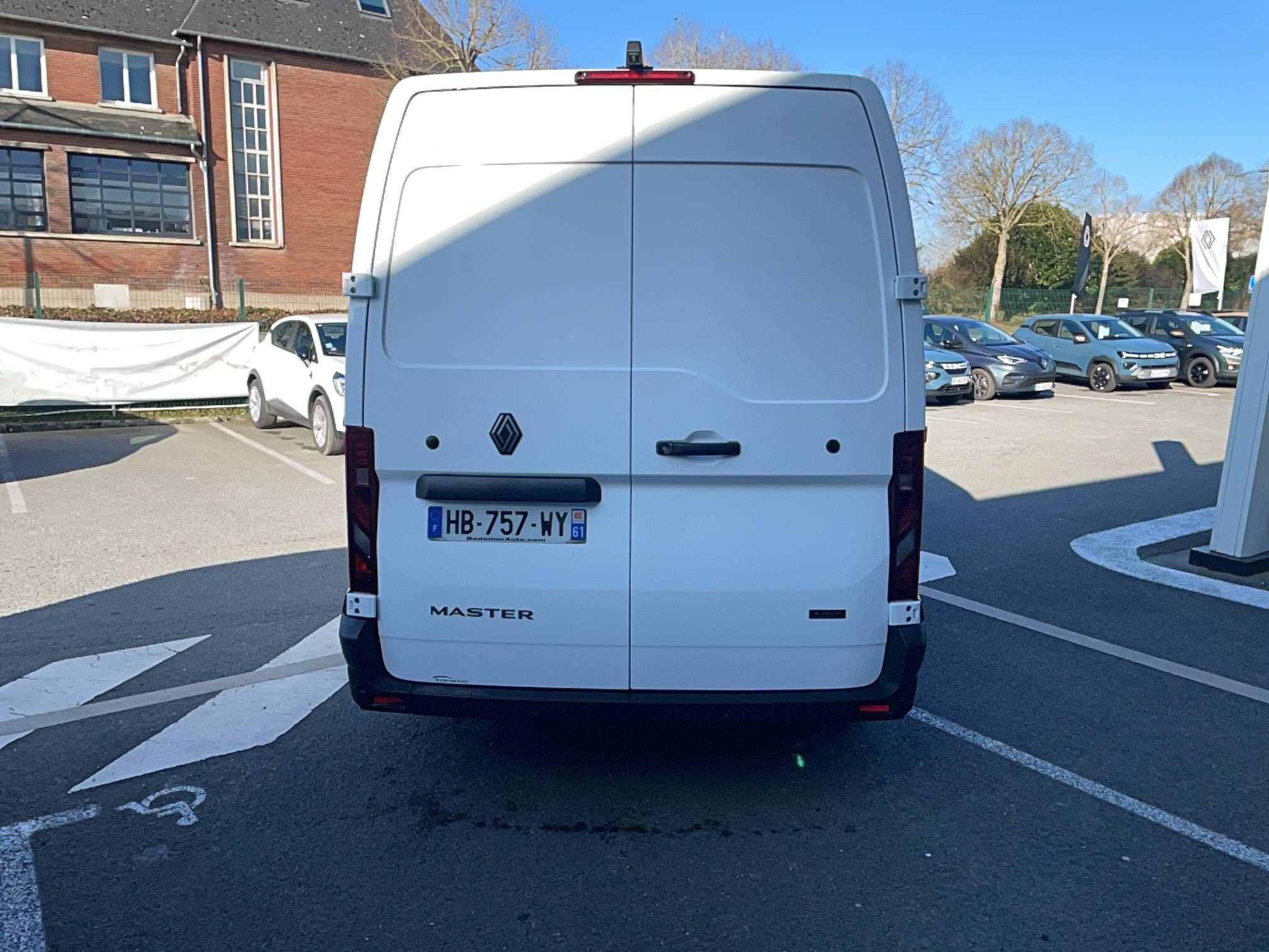 Vente en ligne Renault Master E-Tech MASTER ELECTRIQUE FG GRANDE AUTONOMIE L2H2 3T5 au prix de 44 990 €