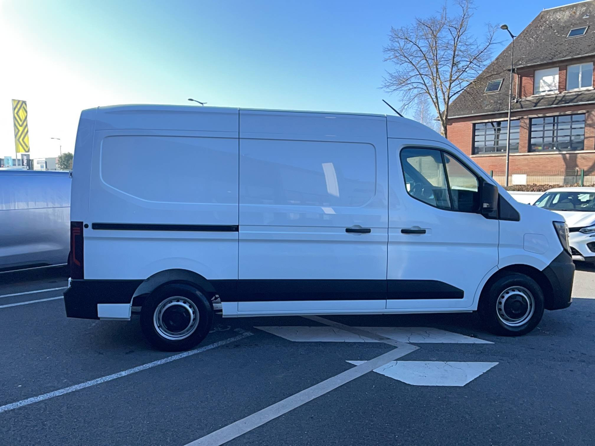 Vente en ligne Renault Master E-Tech MASTER ELECTRIQUE FG GRANDE AUTONOMIE L2H2 3T5 au prix de 44 990 €