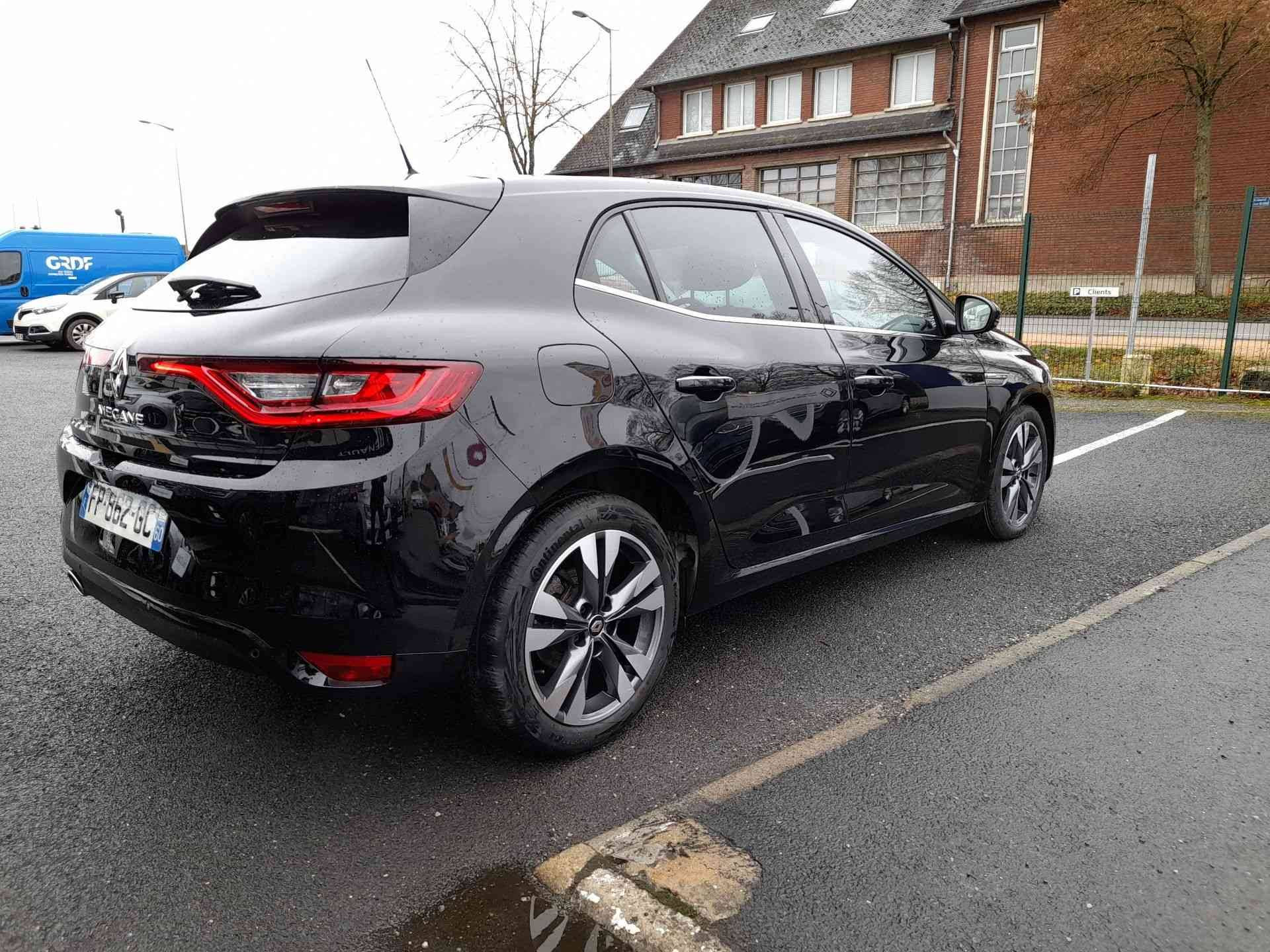 Vente en ligne Renault Megane 4 Mégane IV Berline TCe 140 FAP au prix de 16 200 €