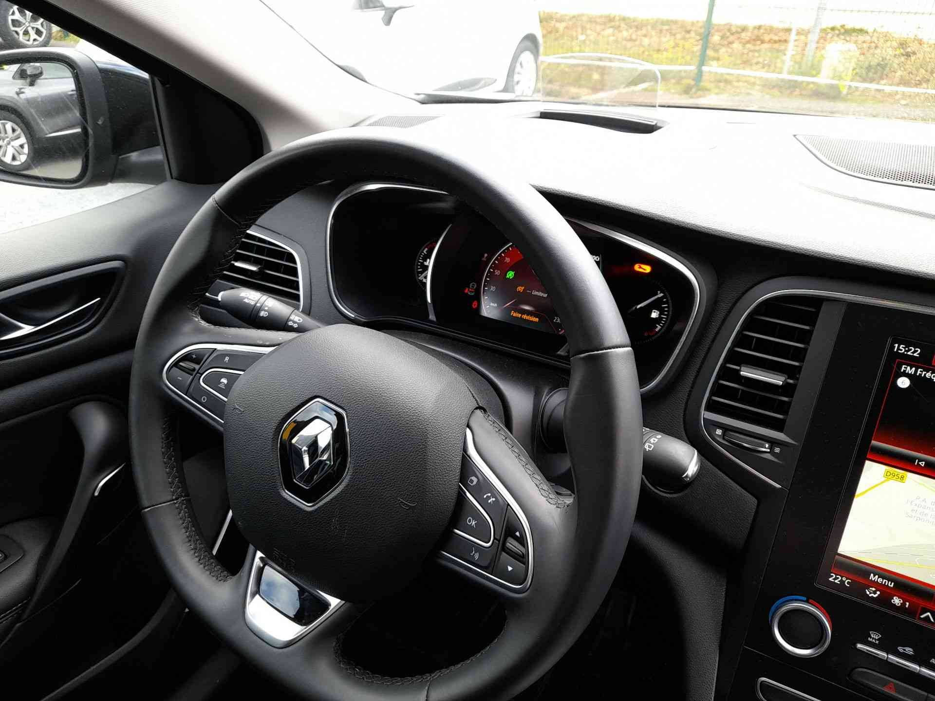 Vente en ligne Renault Megane 4 Mégane IV Berline TCe 140 FAP au prix de 16 200 €