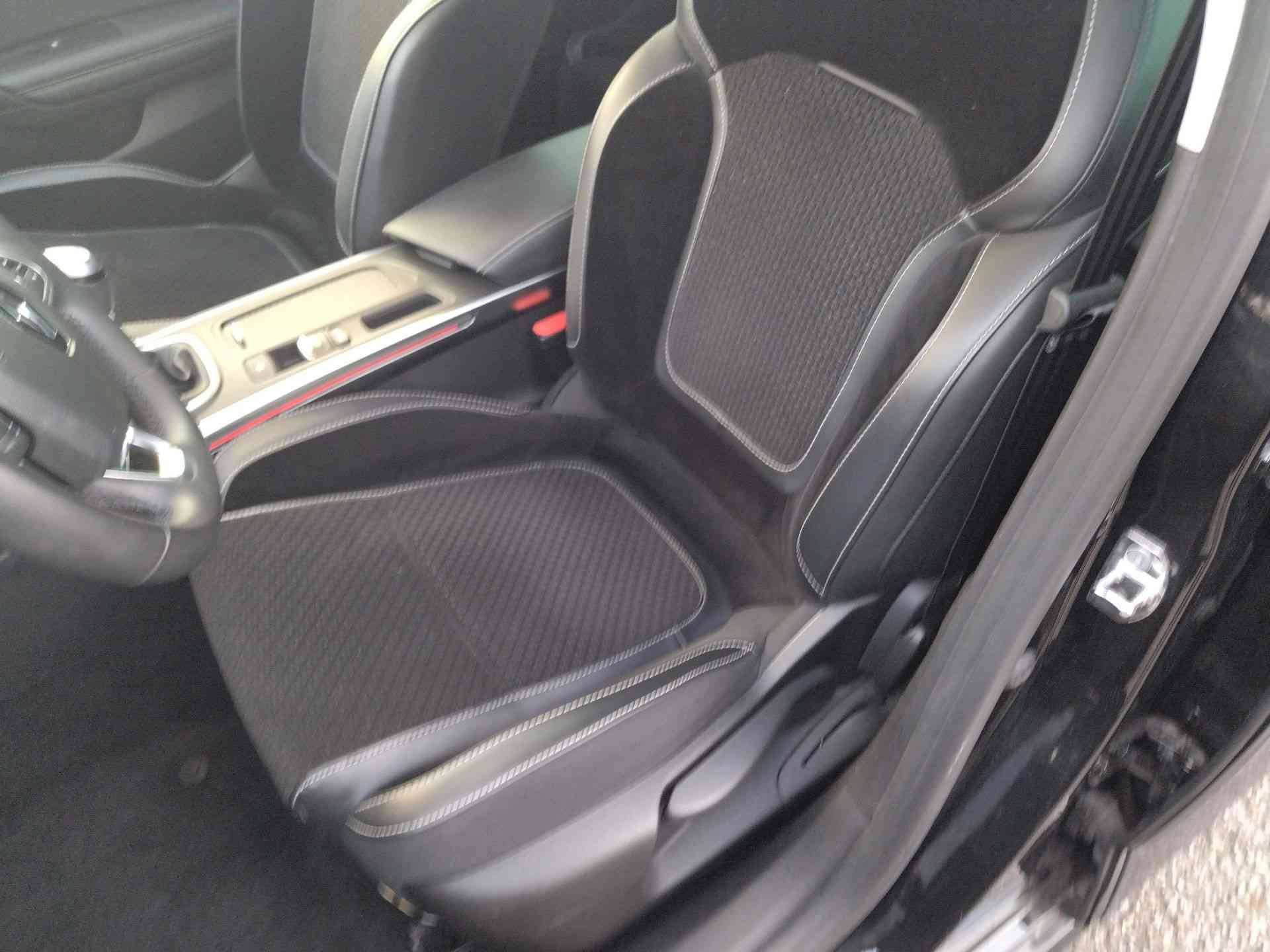 Vente en ligne Renault Megane 4 Mégane IV Berline TCe 140 FAP au prix de 16 200 €