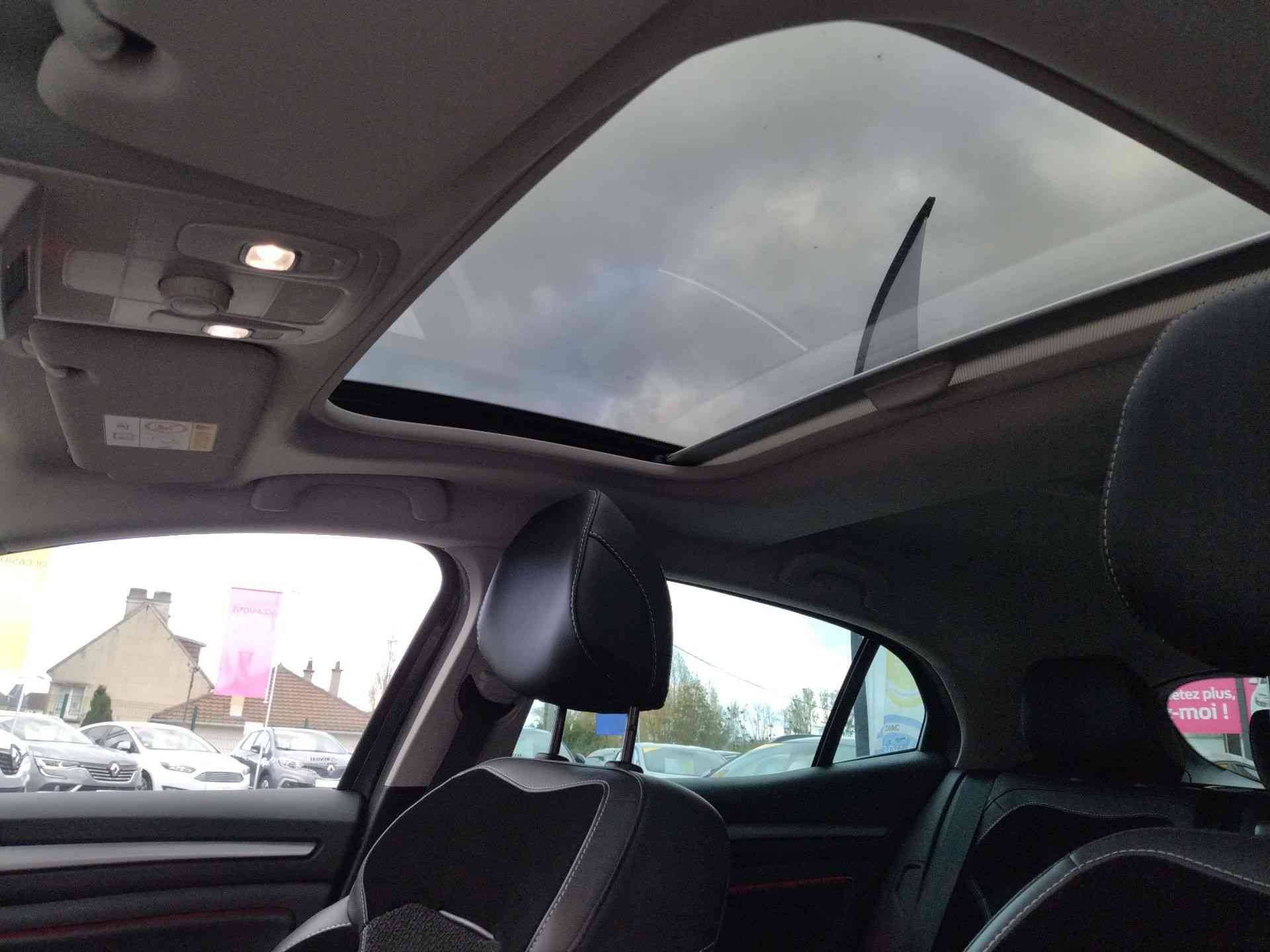 Vente en ligne Renault Megane 4 Mégane IV Berline TCe 140 FAP au prix de 16 200 €