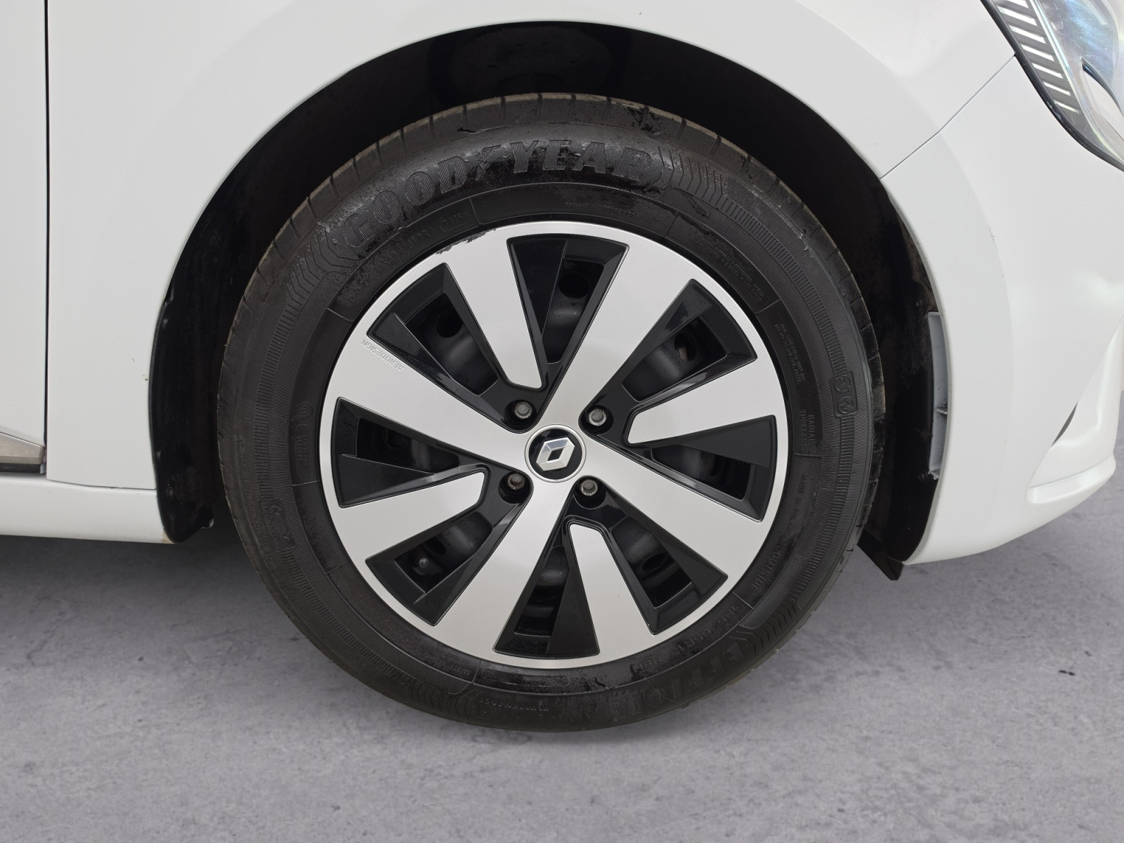 Vente en ligne Renault Clio 5 Clio TCe 90 au prix de 14 490 €