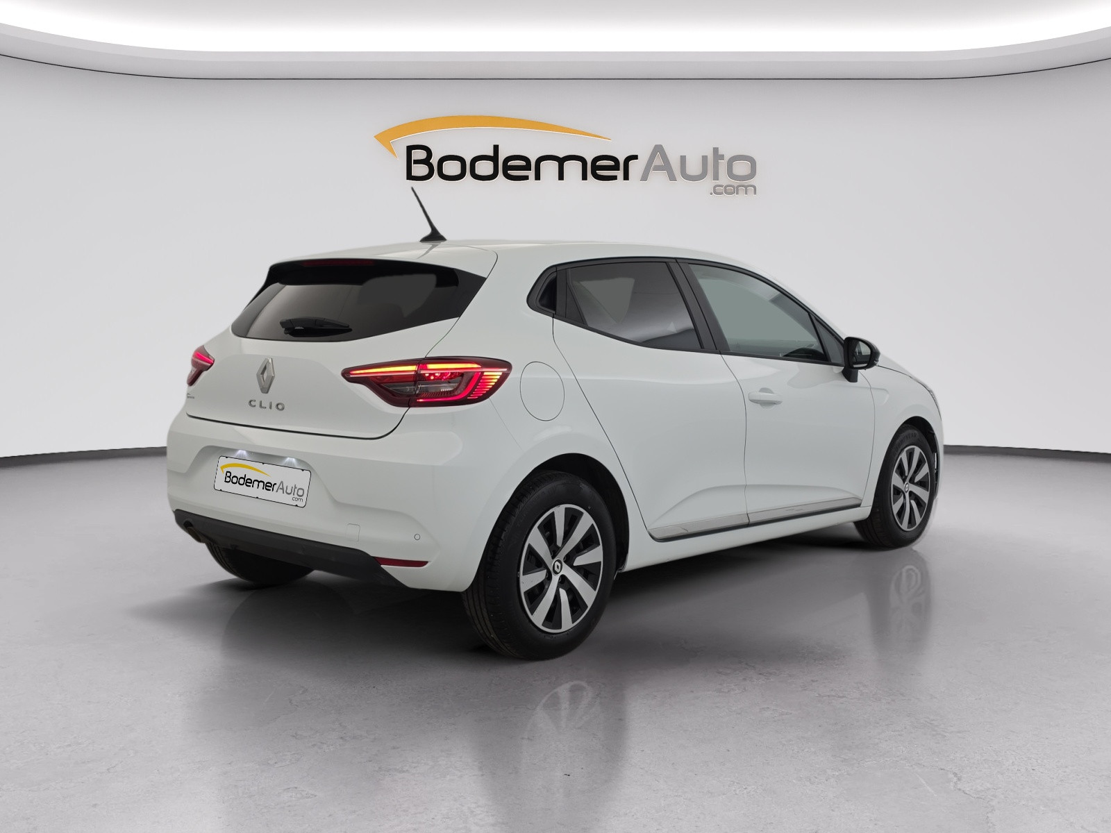 Vente en ligne Renault Clio 5 Clio TCe 90 au prix de 14 490 €
