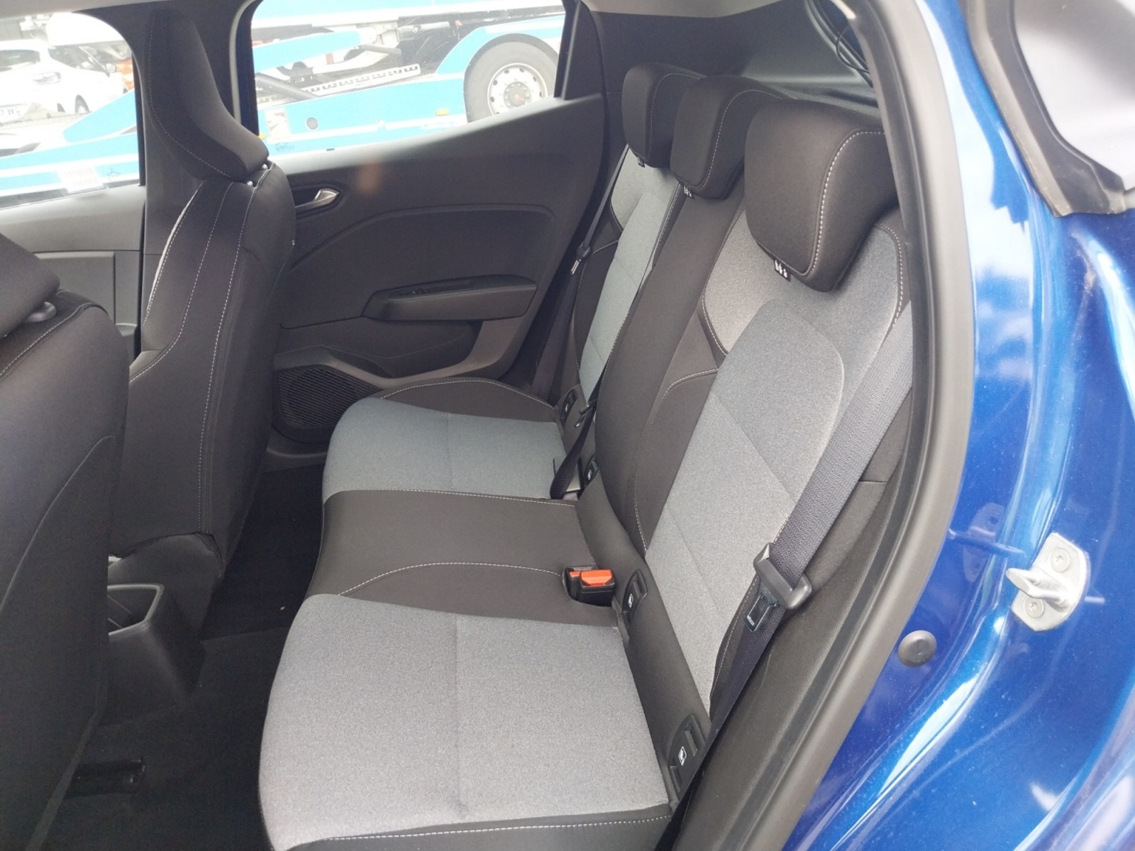 Vente en ligne Renault Clio 5 Clio Blue dCi 100 ch GSR2 au prix de 17 499 €