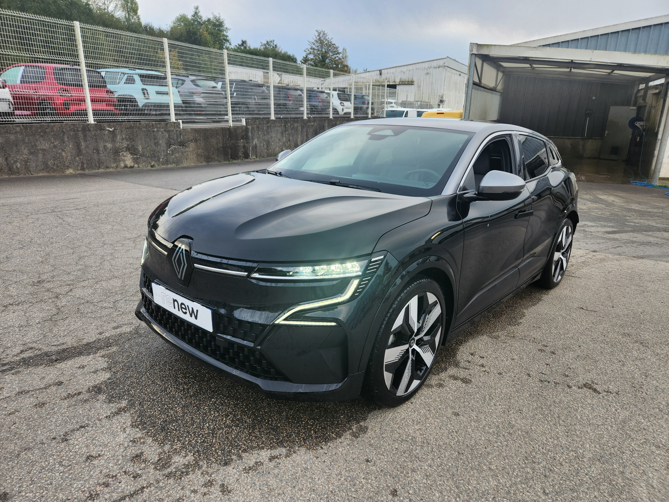 Vente en ligne Renault Megane E-Tech  EV60 220 ch super charge au prix de 23 999 €