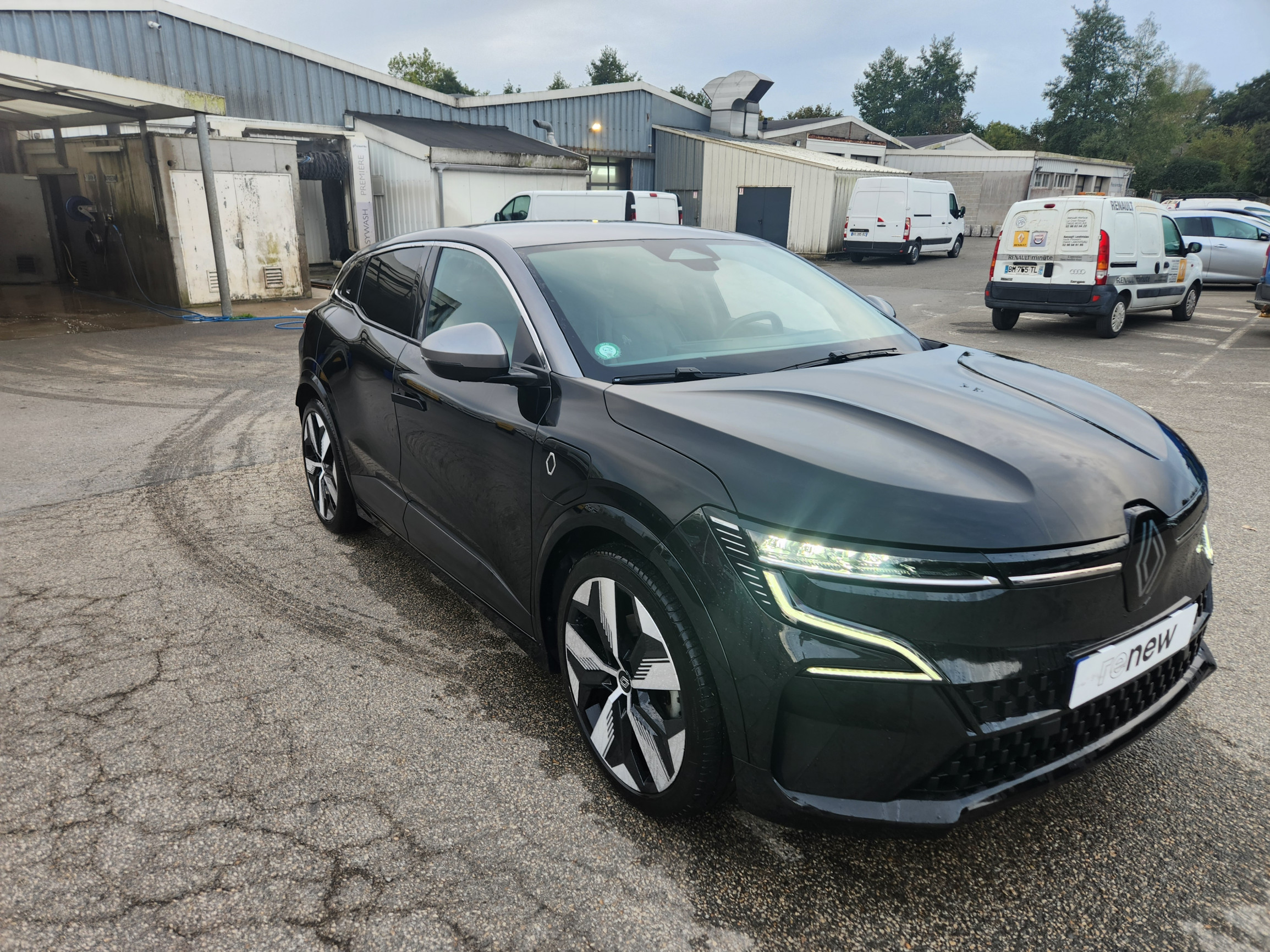 Vente en ligne Renault Megane E-Tech  EV60 220 ch super charge au prix de 23 999 €