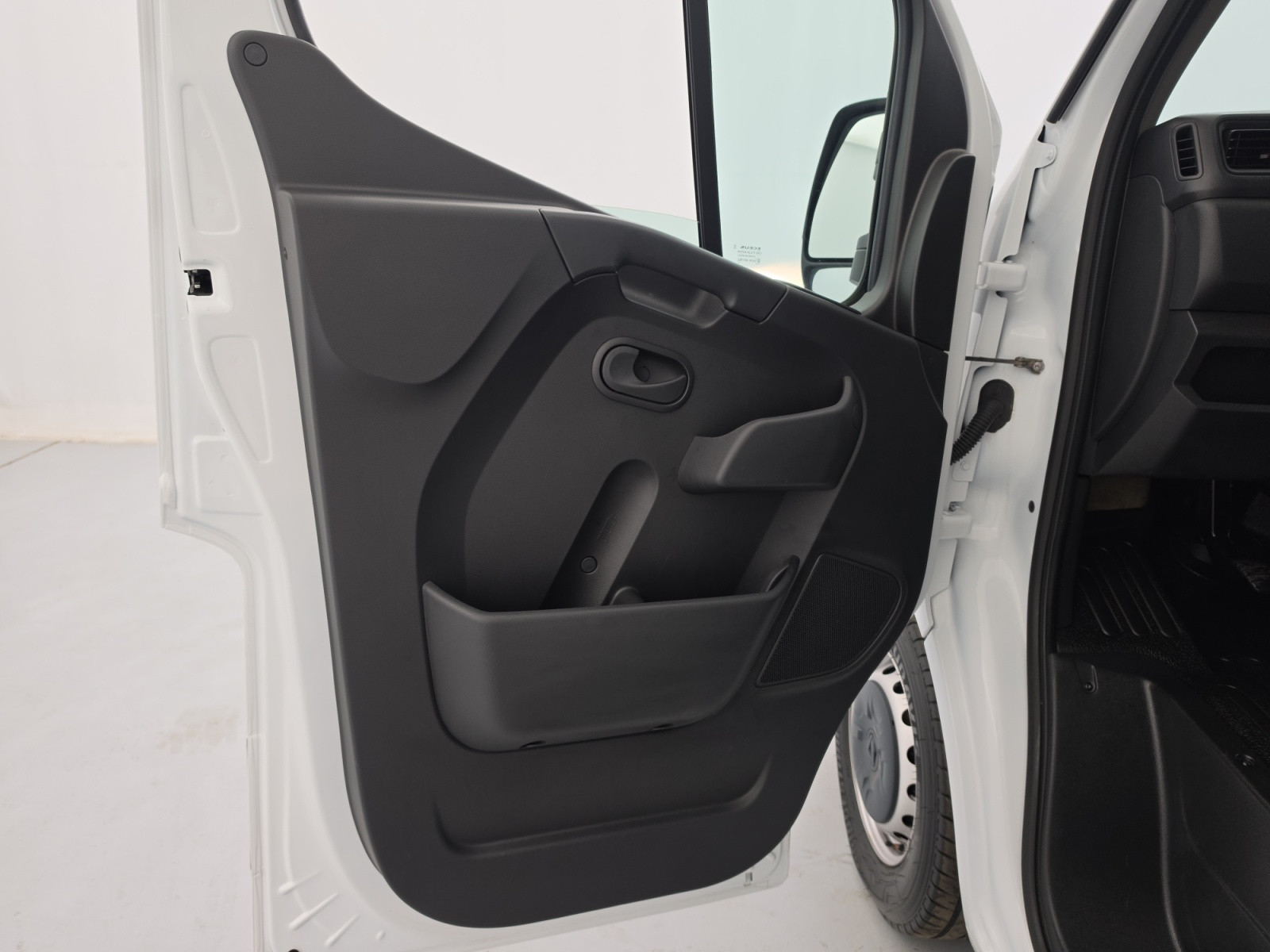Vente en ligne Renault Master 3 Châssis Cabine MASTER PHC TRAC F3500 L3H1 BLUE DCI 145 EURO VI au prix de 30 999 €