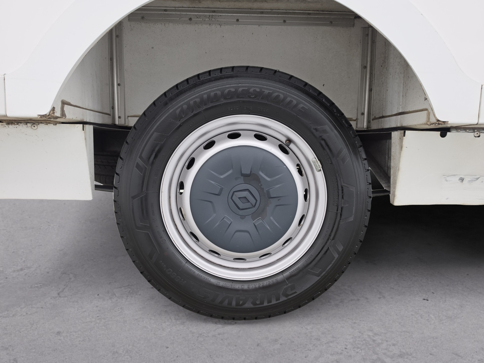 Vente en ligne Renault Master 3 Châssis Cabine MASTER PHC TRAC F3500 L3H1 BLUE DCI 145 EURO VI au prix de 30 999 €
