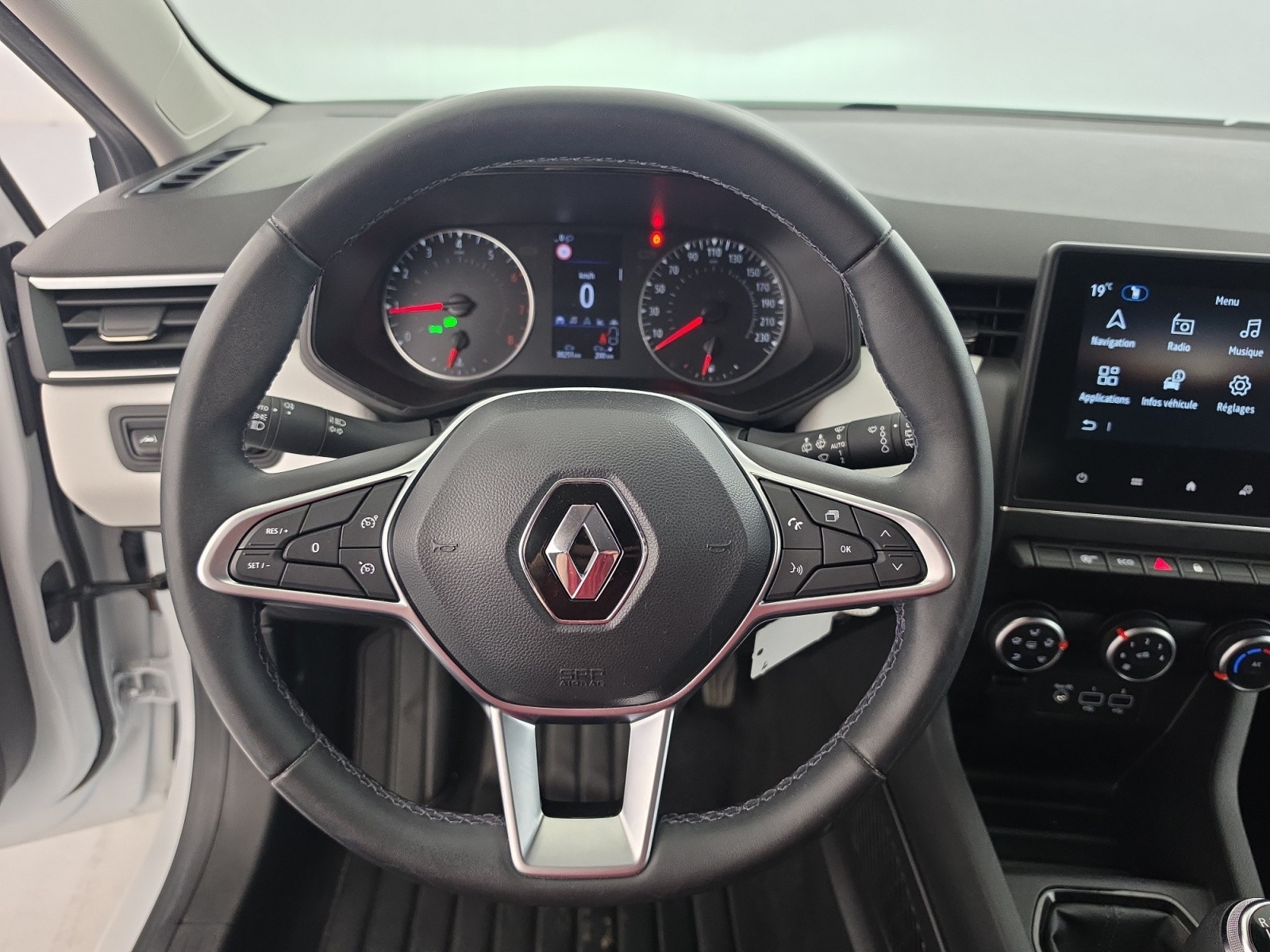 Vente en ligne Renault Clio 5 Clio TCe 90 au prix de 14 290 €