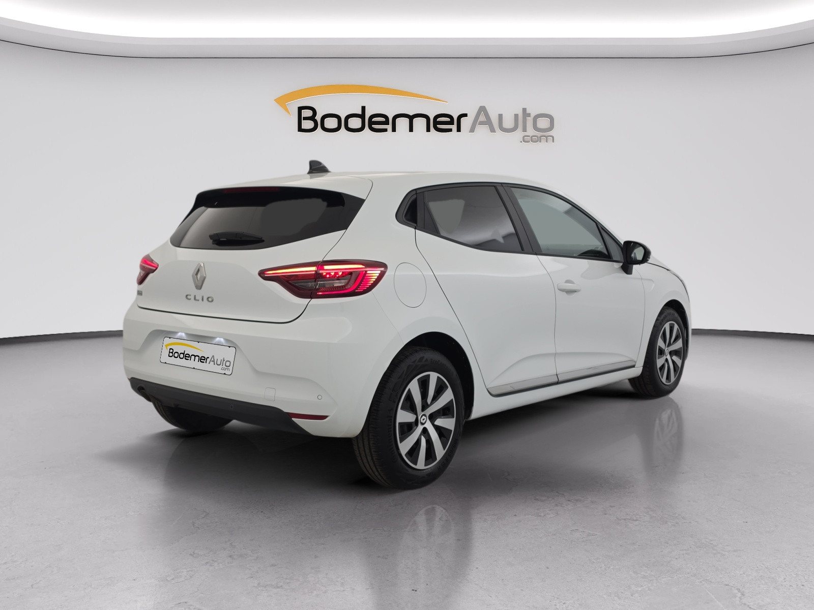 Vente en ligne Renault Clio 5 Clio TCe 90 au prix de 14 290 €