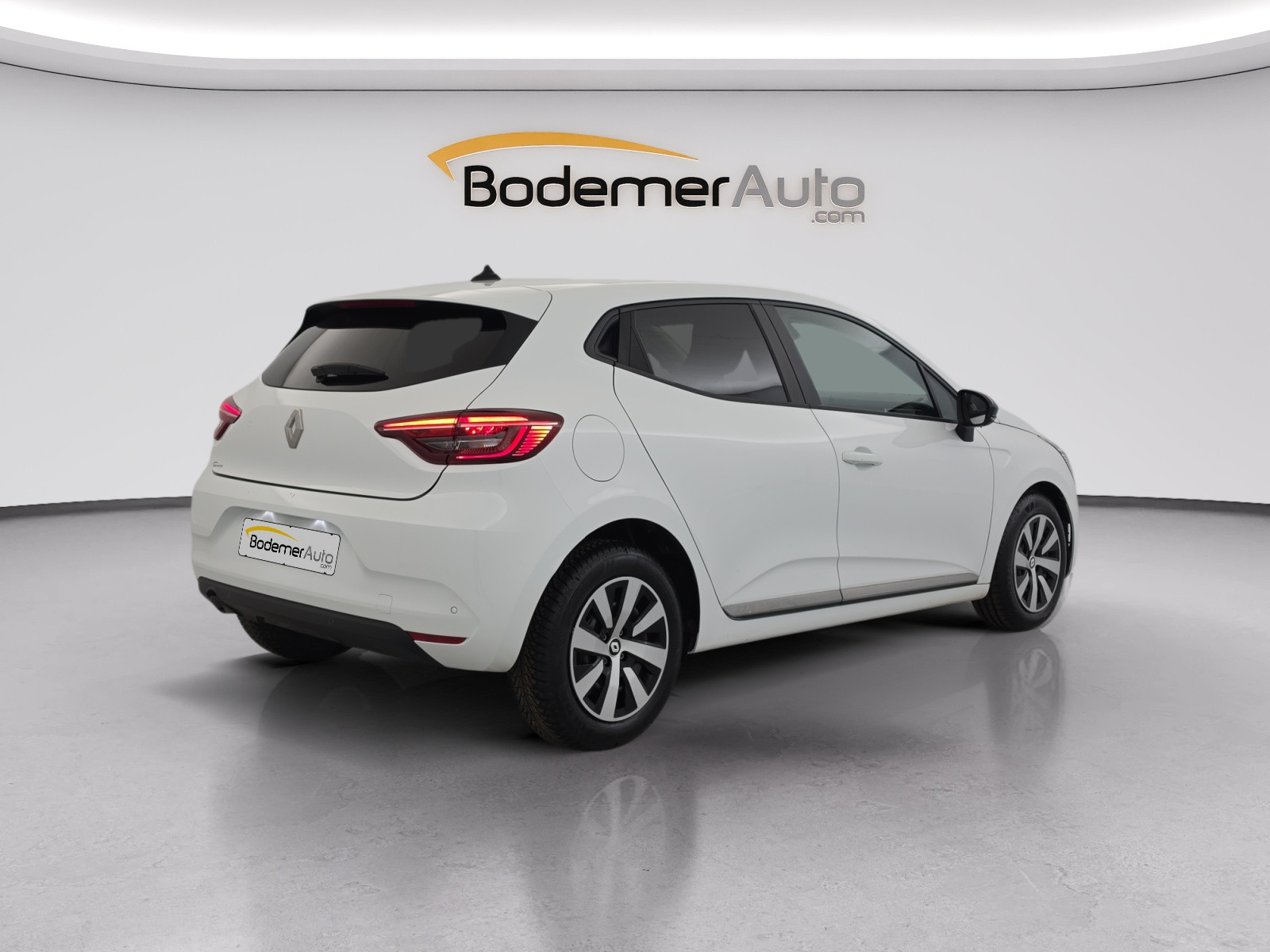 Vente en ligne Renault Clio 5 Clio TCe 90 au prix de 14 399 €