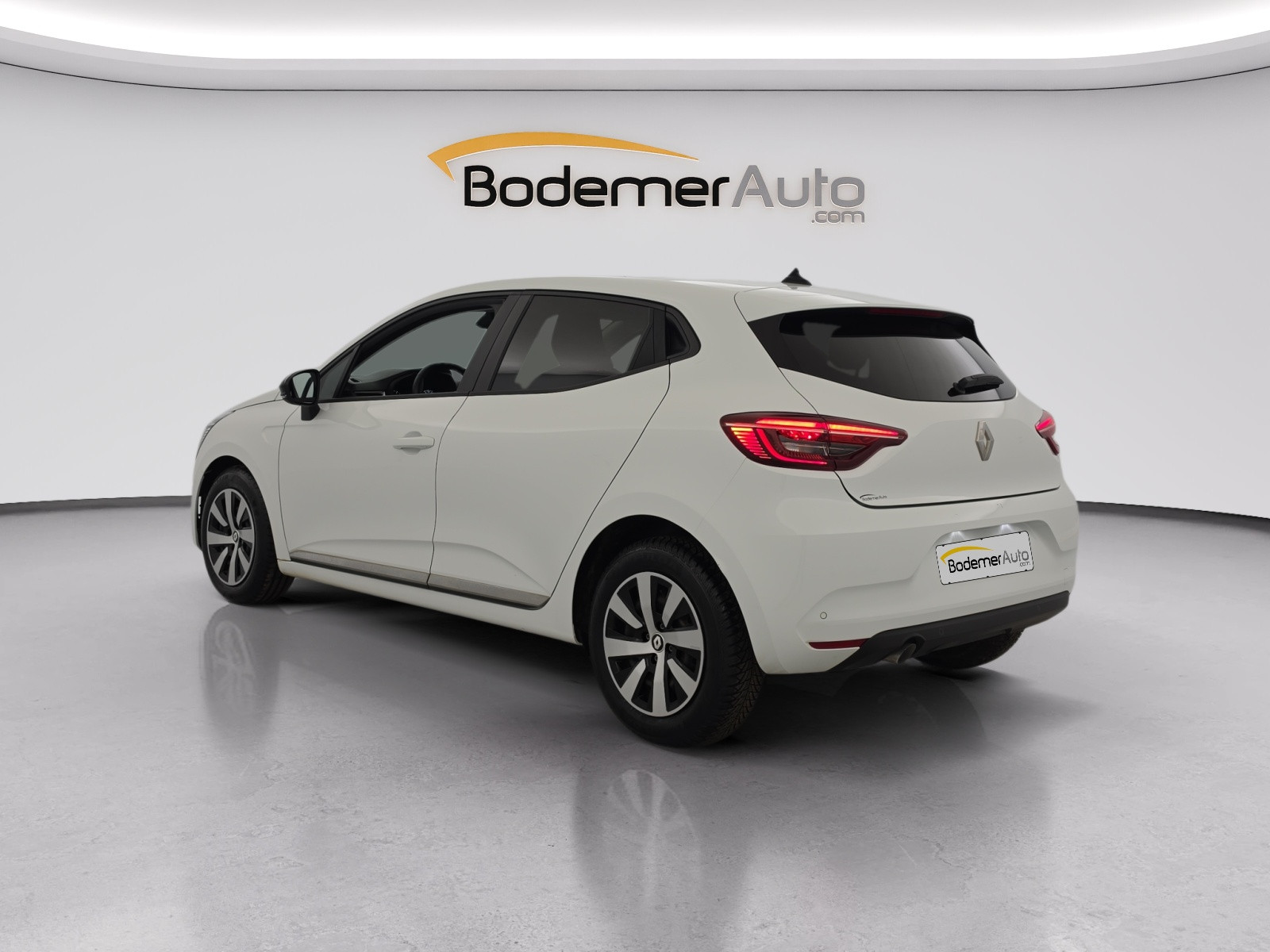 Vente en ligne Renault Clio 5 Clio TCe 90 au prix de 14 399 €
