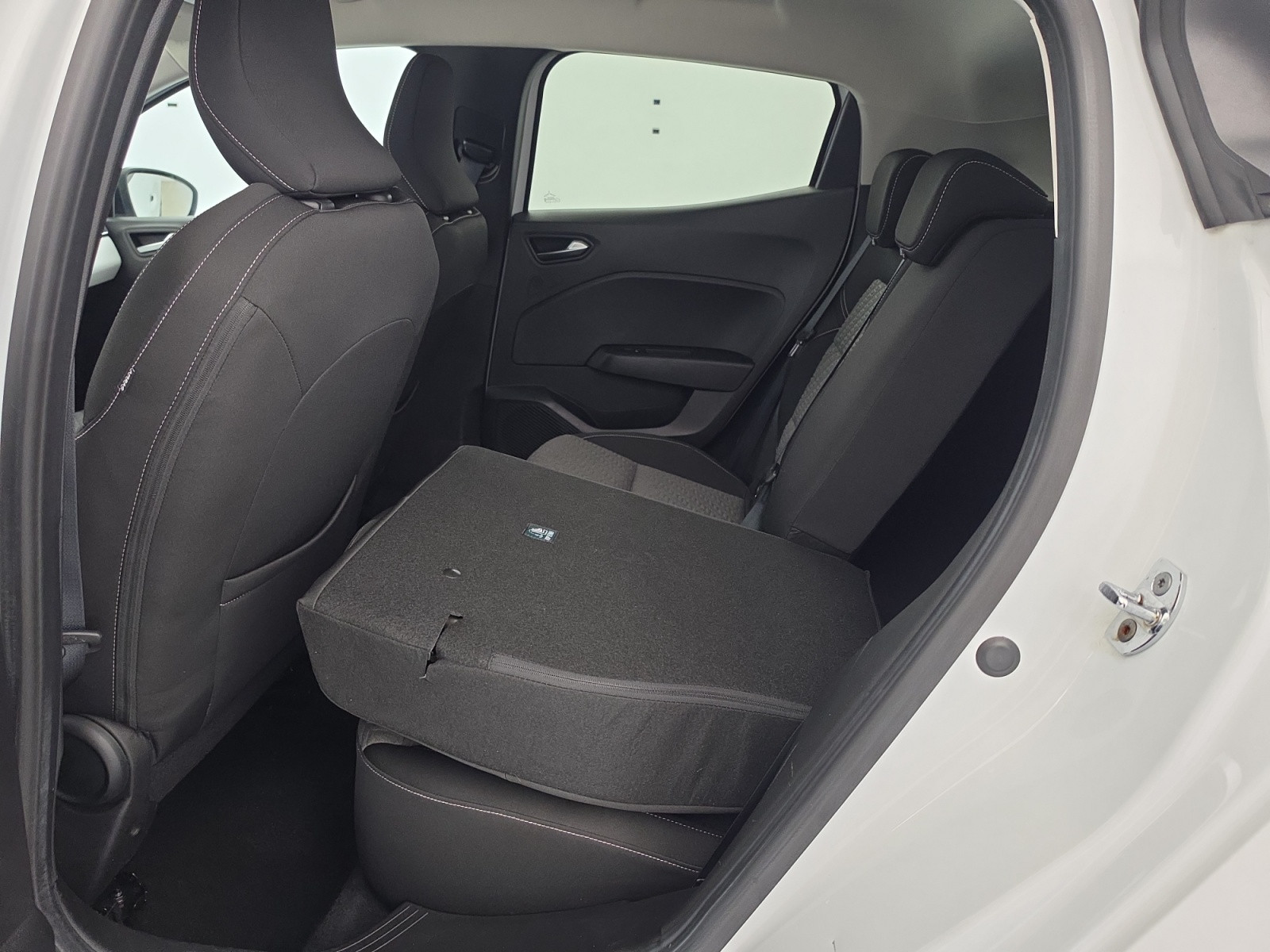 Vente en ligne Renault Clio 5 Clio TCe 90 au prix de 14 399 €