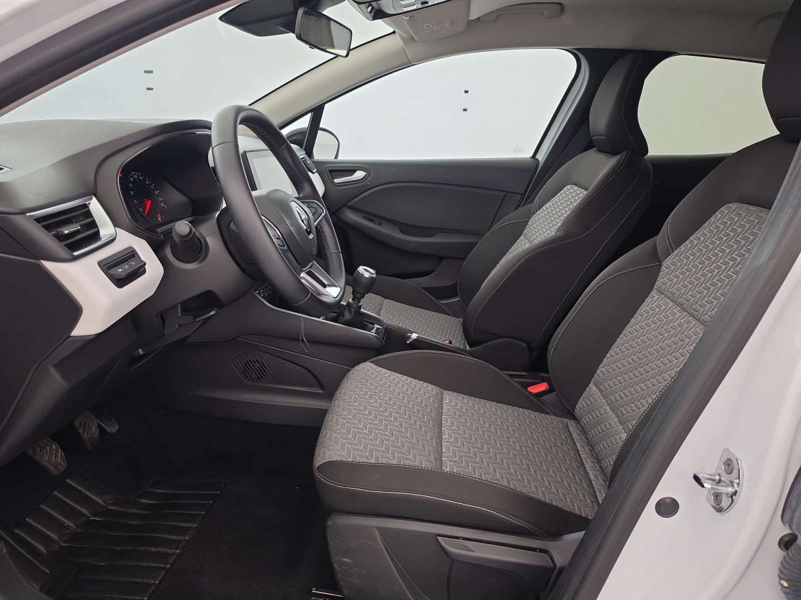 Vente en ligne Renault Clio 5 Clio TCe 90 au prix de 14 399 €
