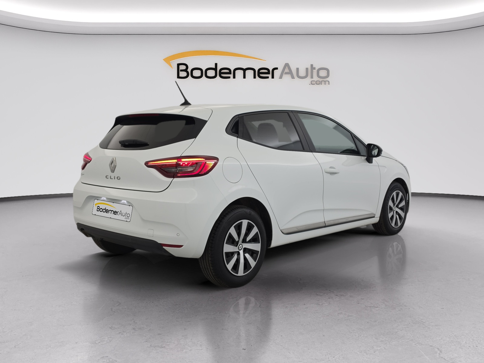 Vente en ligne Renault Clio 5 Clio TCe 90 au prix de 14 490 €