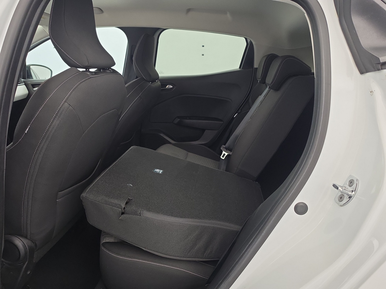 Vente en ligne Renault Clio 5 Clio TCe 90 au prix de 14 490 €