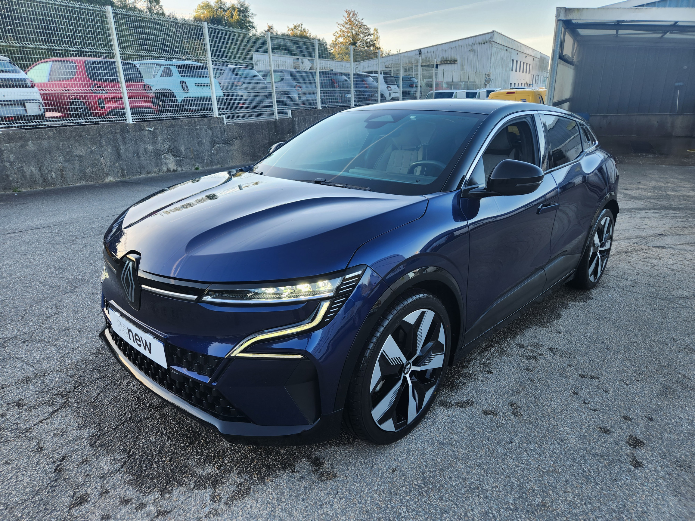 Vente en ligne Renault Megane E-Tech  EV60 220 ch super charge au prix de 23 999 €