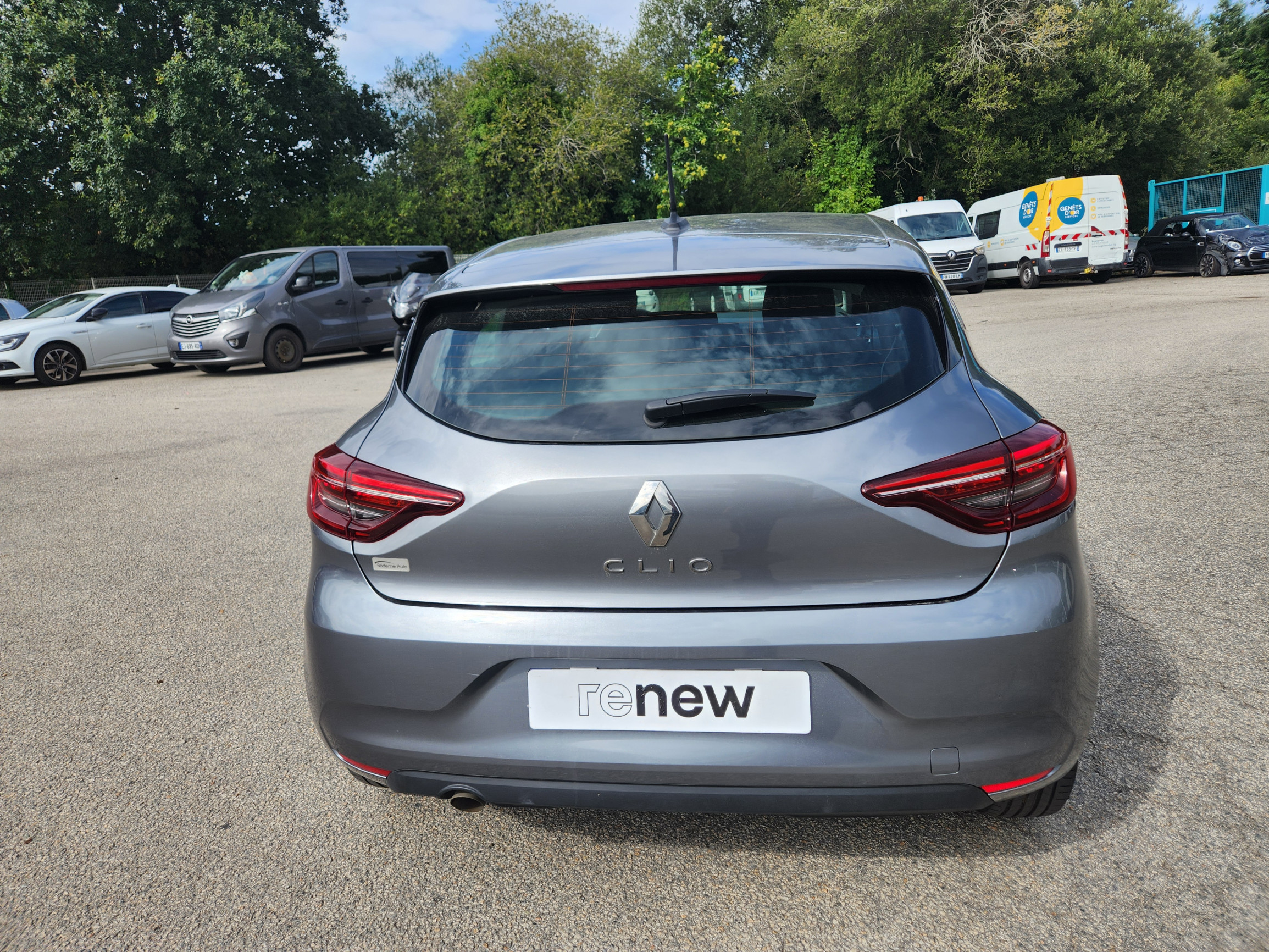 Vente en ligne Renault Clio 5 Clio TCe 90 au prix de 14 499 €