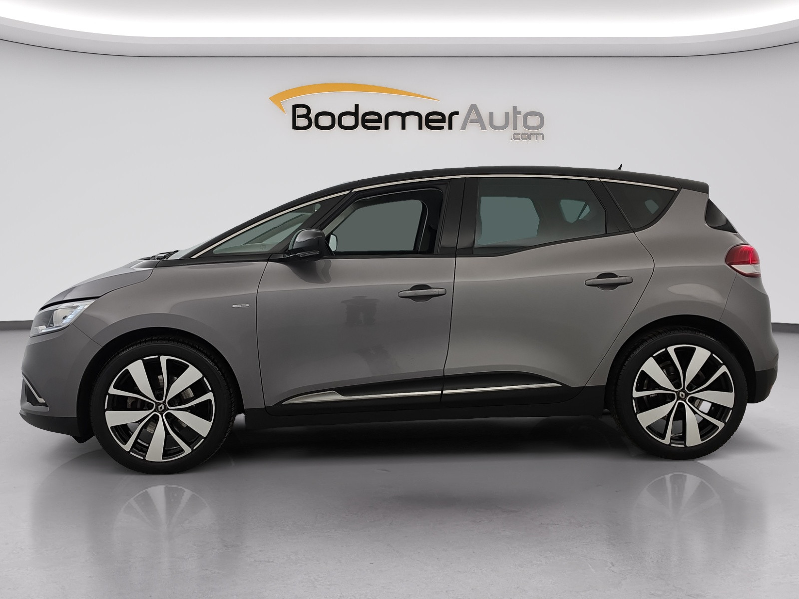 Vente en ligne Renault Scenic 4 Scenic TCe 115 FAP au prix de 14 999 €