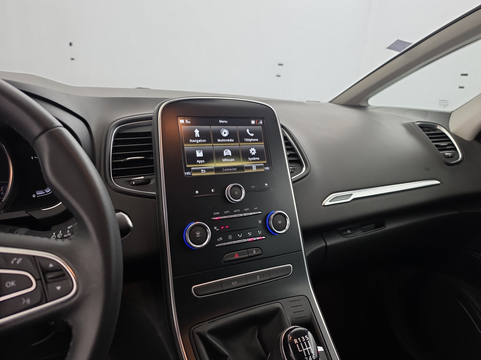 Vente en ligne Renault Scenic 4 Scenic TCe 115 FAP au prix de 14 999 €