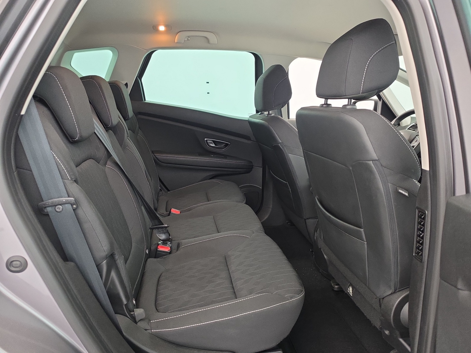 Vente en ligne Renault Scenic 4 Scenic TCe 115 FAP au prix de 14 999 €